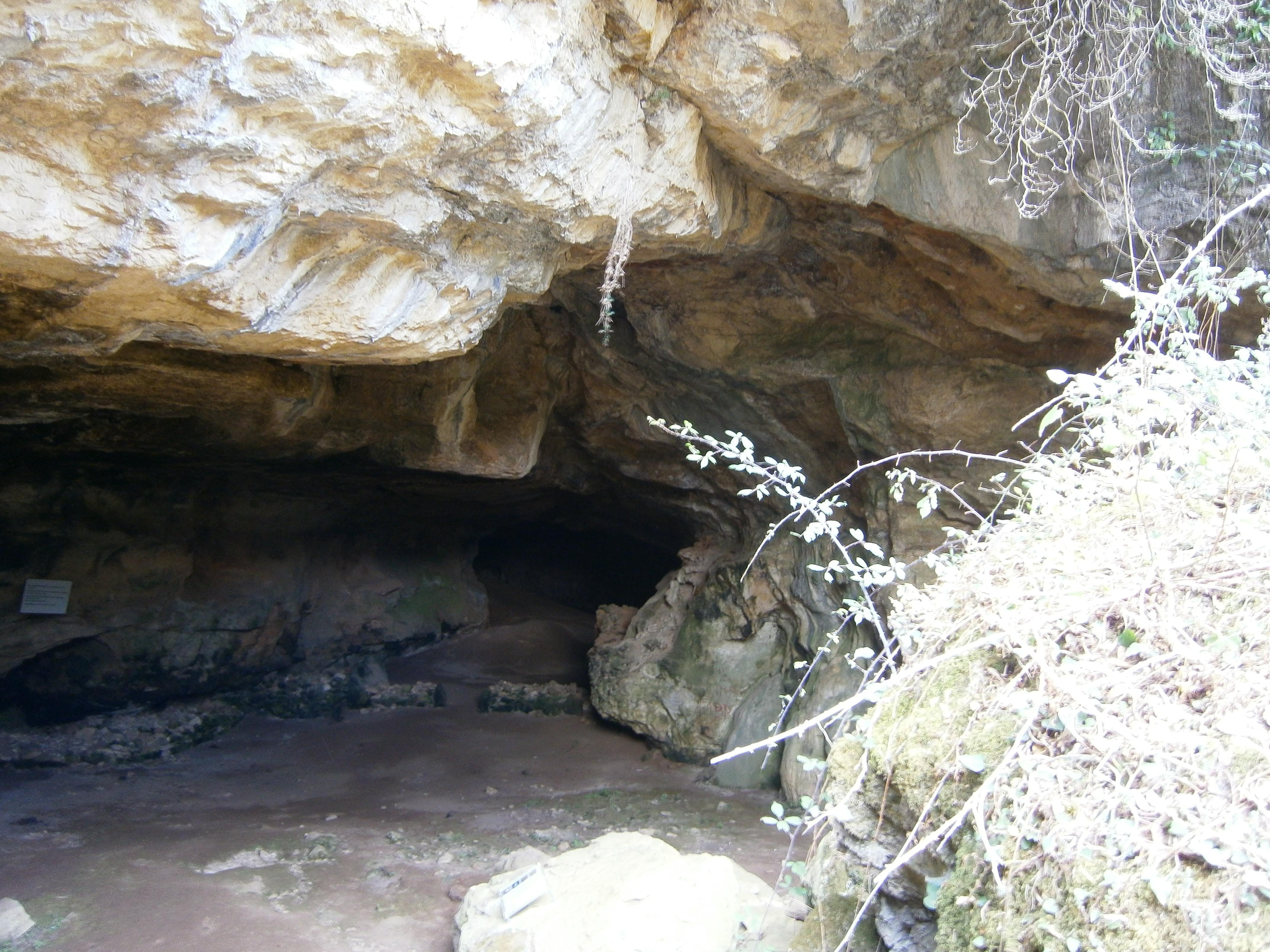 Cuevas en Cerdeña: explorando joyas ocultas de la naturaleza sardas