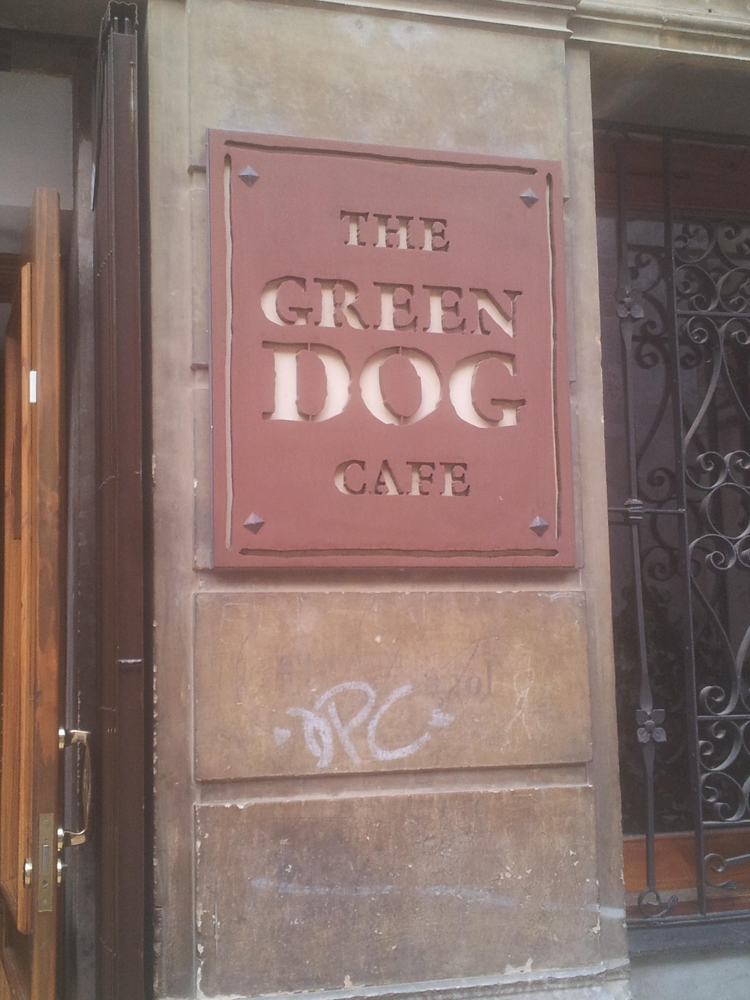 The Green Dog Cafe, por Carlitusss