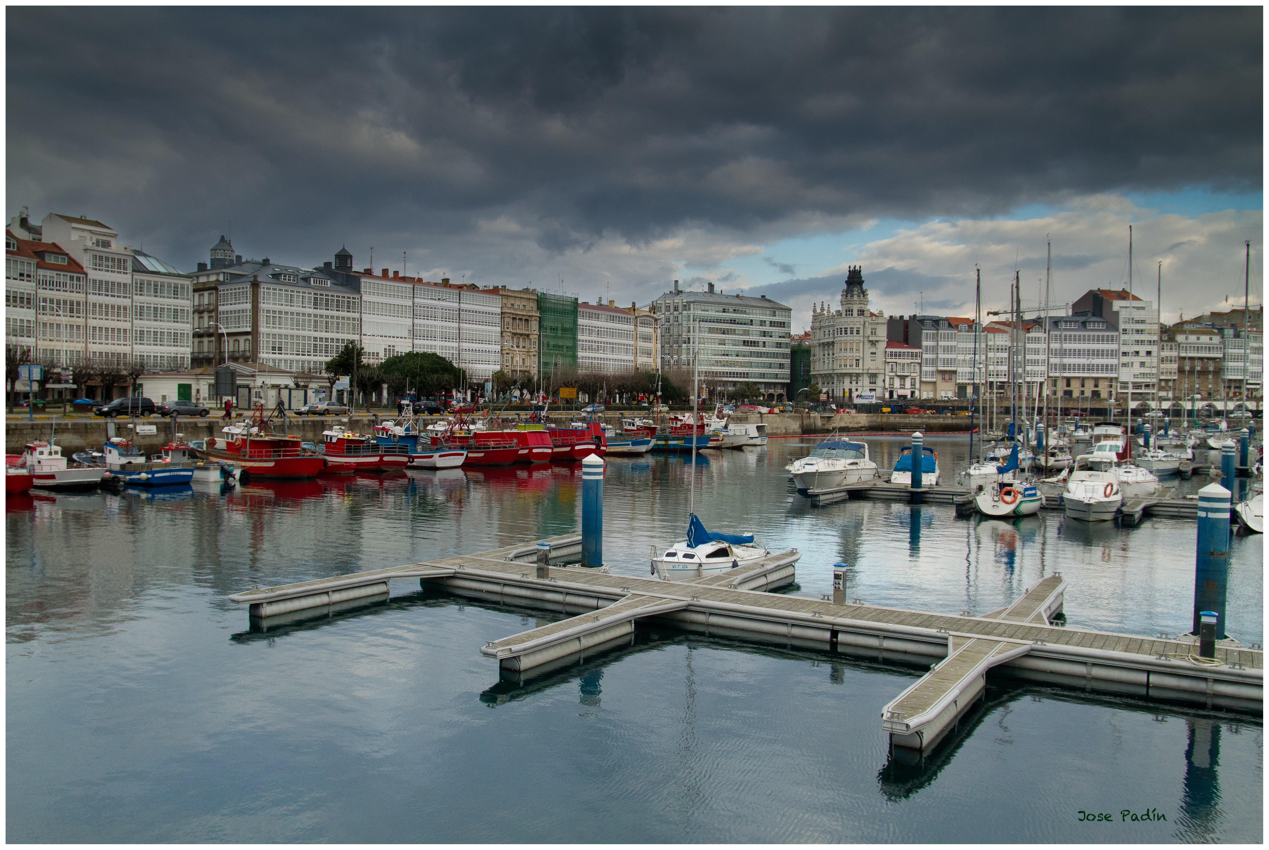 Puertos en A Coruña que conquistan con su belleza y actividad