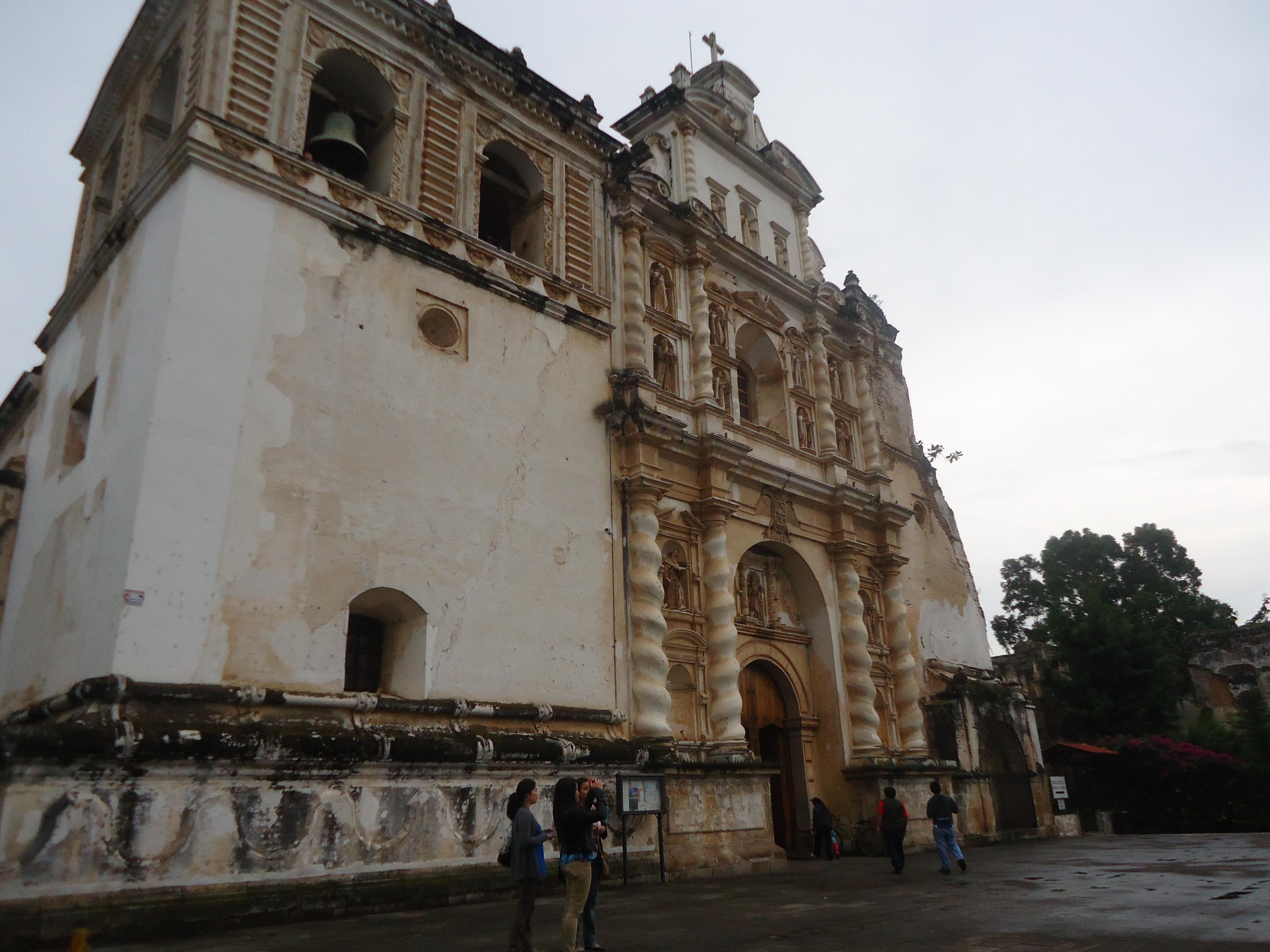 Iglesias en Antigua Guatemala que deslumbran con su belleza histórica