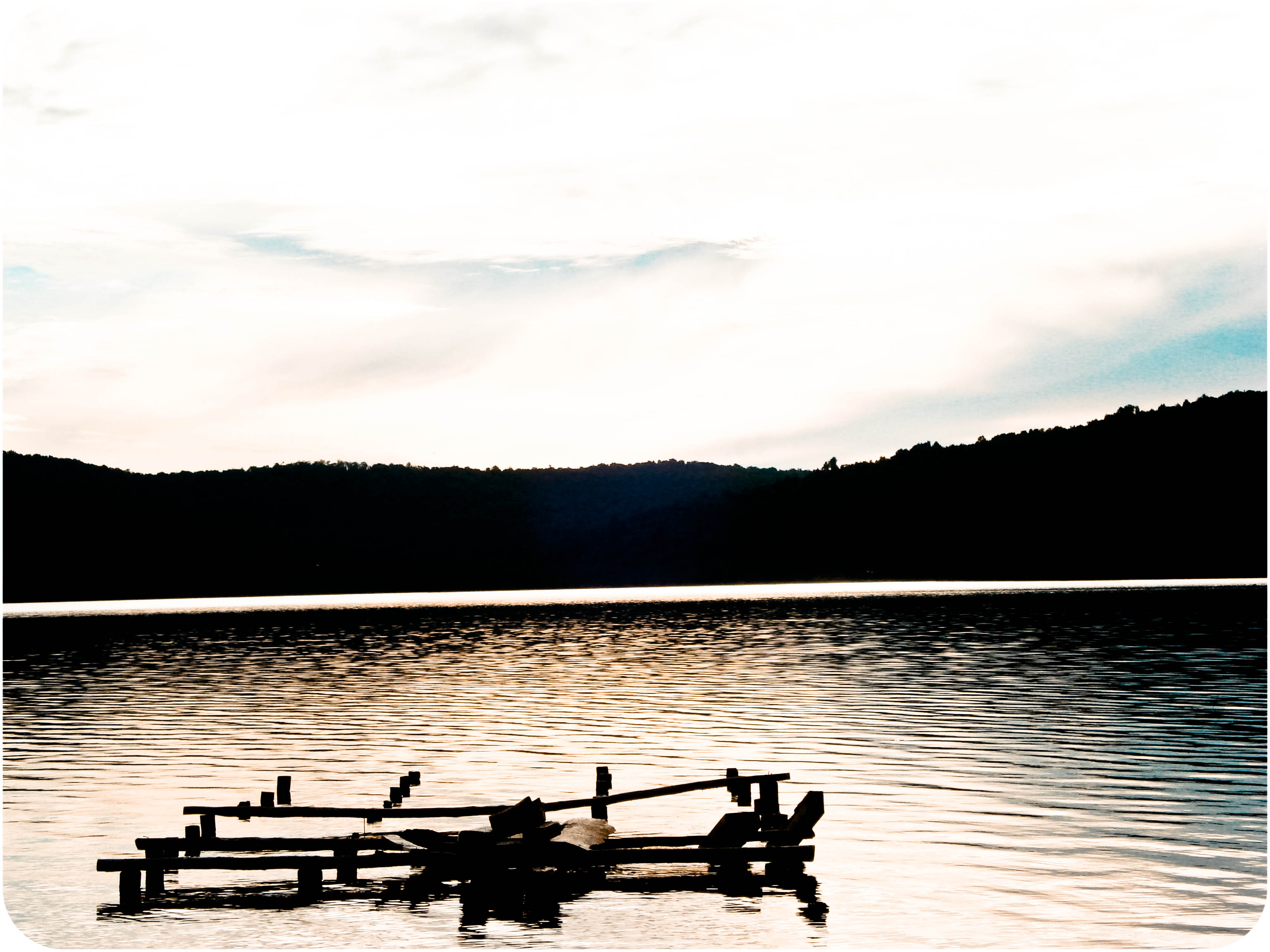 Lago Escondido, por camila martinez arqueros