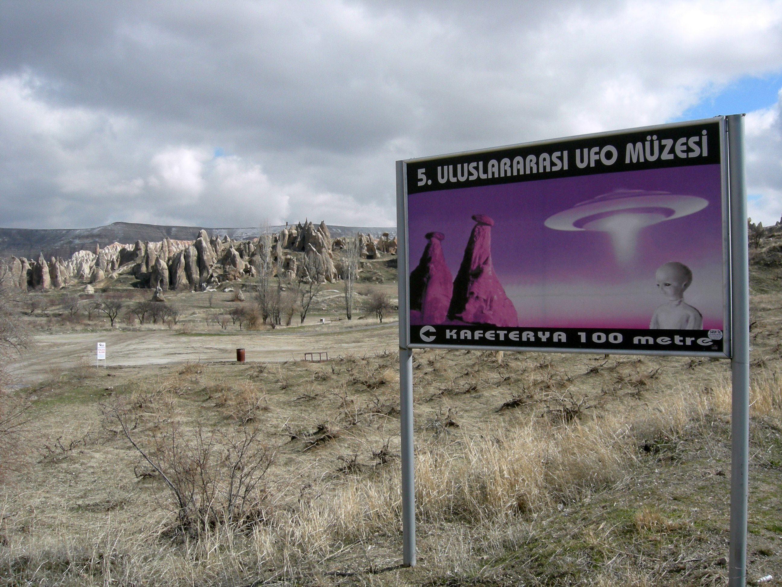 Carretera de Göreme al Museo al Aire Libre, por lamaga