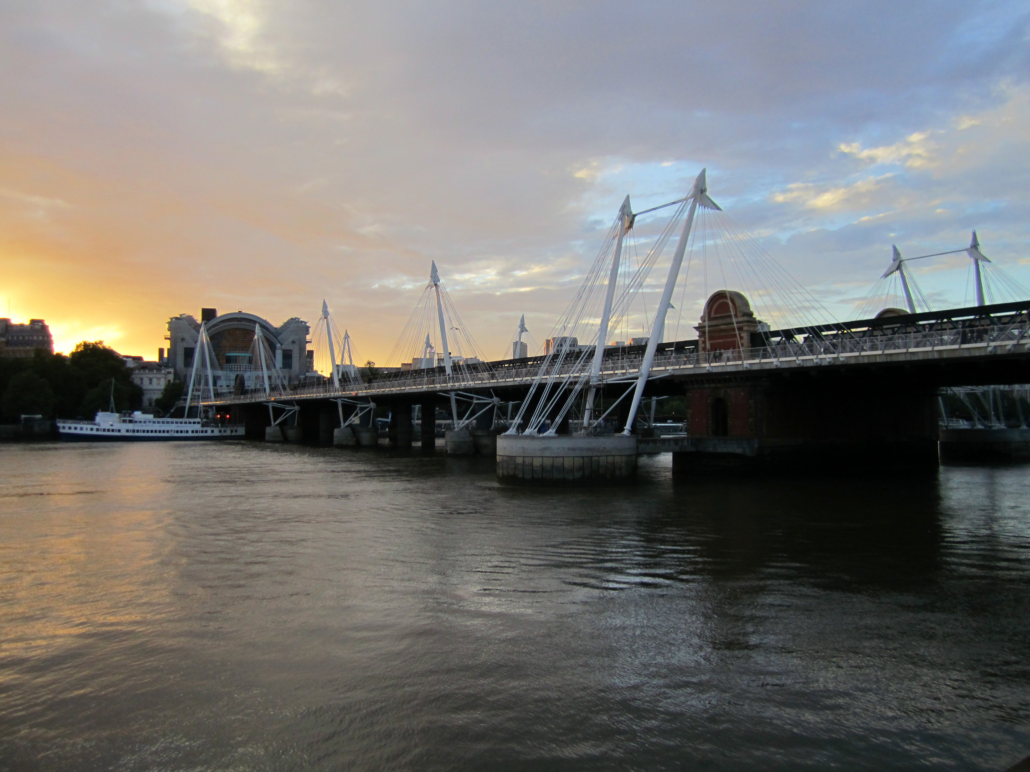 Golden Jubilee Bridge, por Céline 