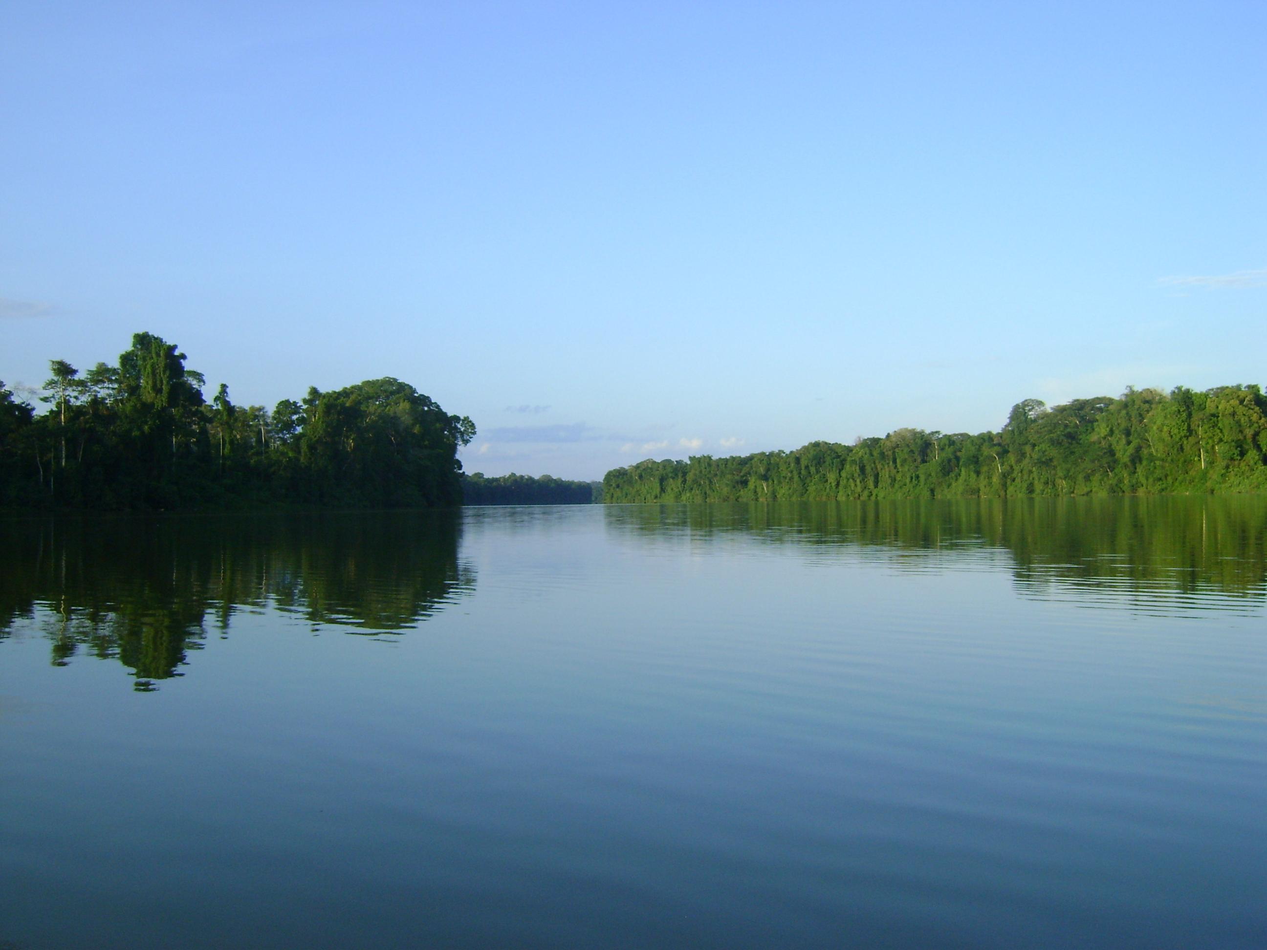 Lago Huitoto, por Linda Vicdina Peralta Castro