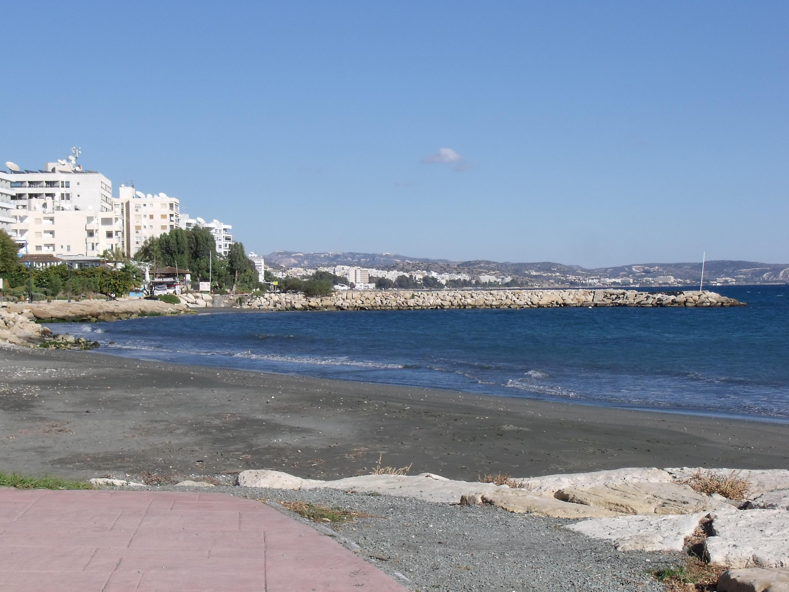 Playas de Limassol: descubre el paraíso mediterráneo en cada rincón