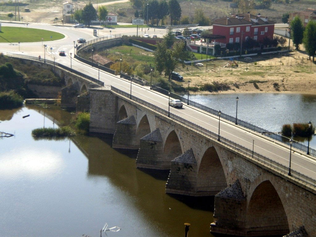 Puente medieval, por Lala