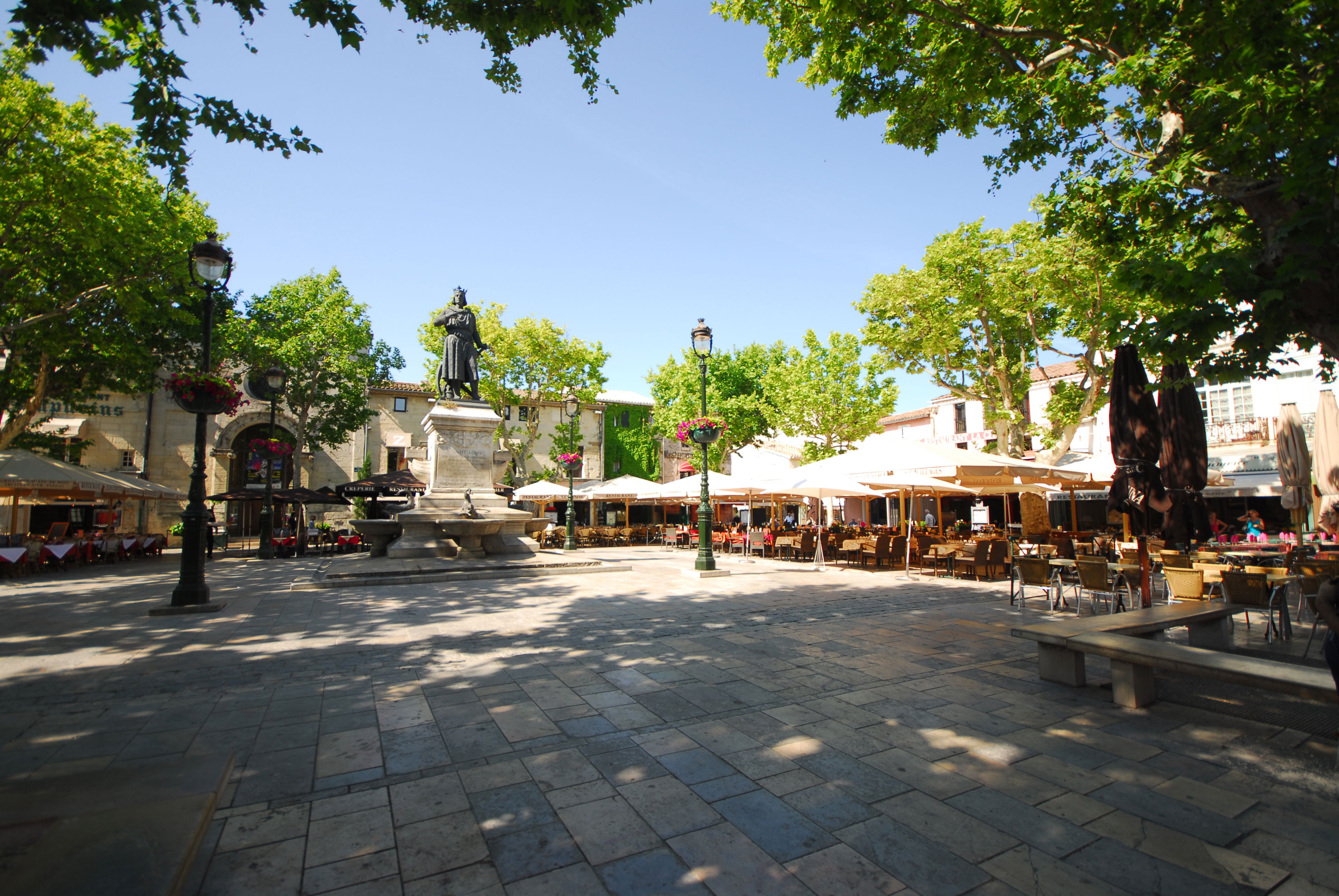 Plaza Saint Louis, por julie hattu