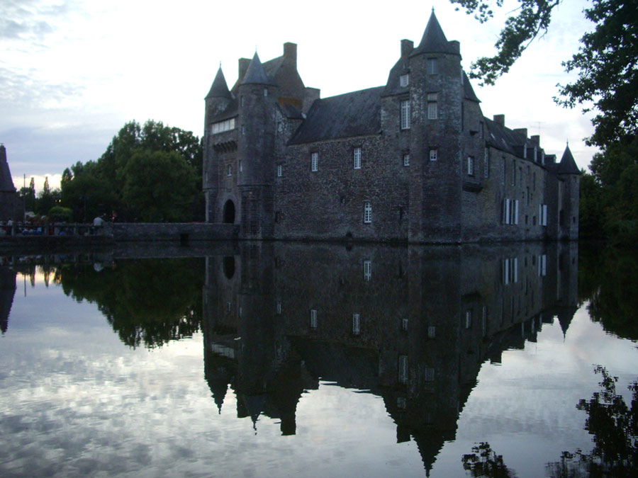 Castillo de Trécesson, por cycle-travels 