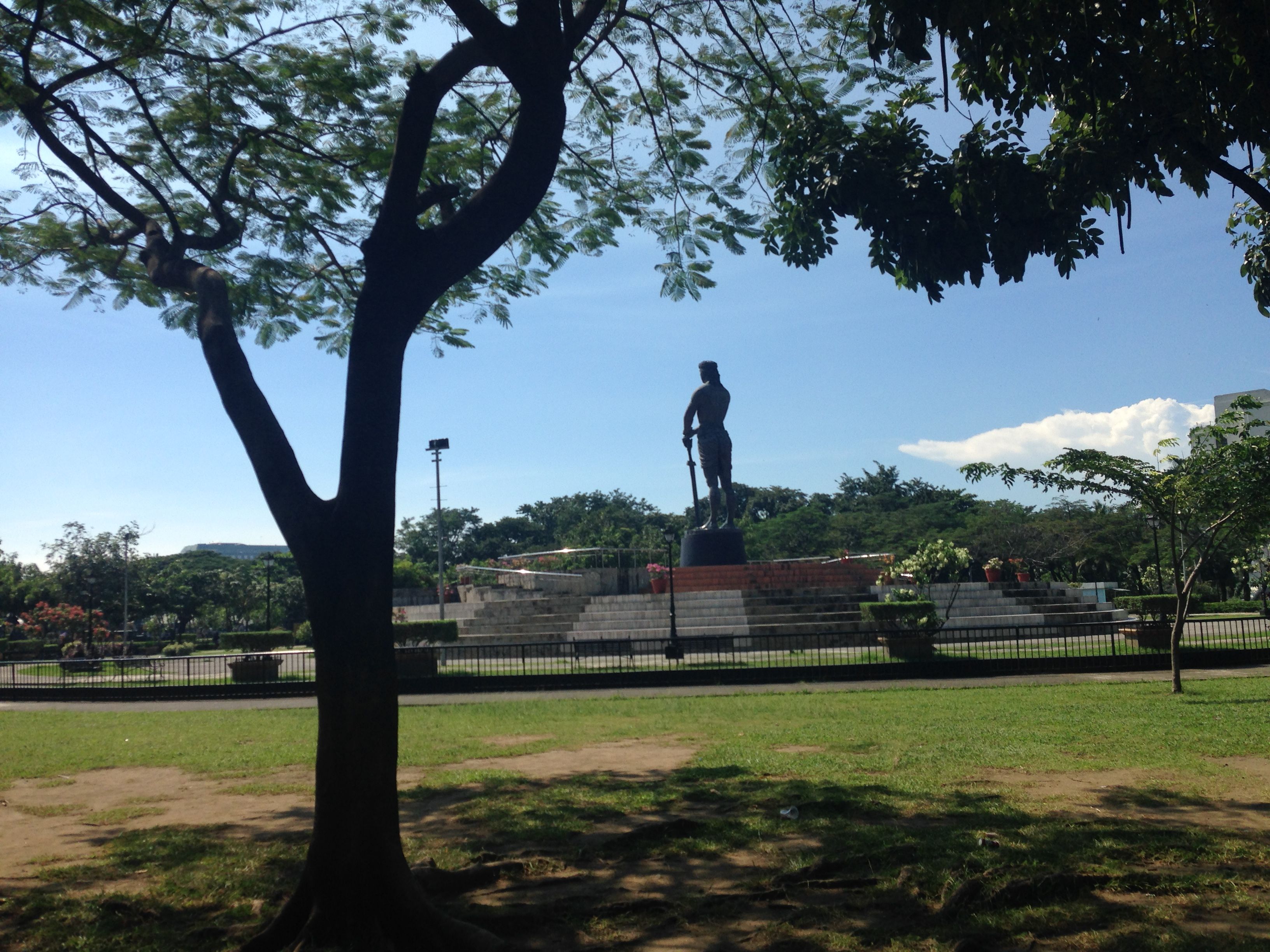 Monumento Lapu Lapu, por Fernando Rutia