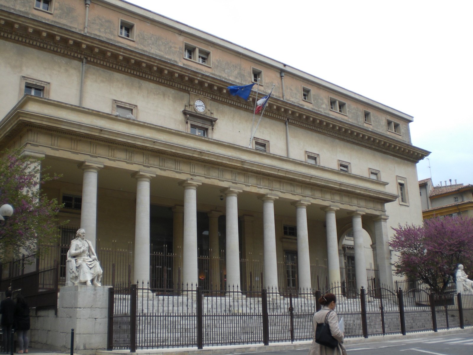 Palais de Justice à Aix en Provence: 2 expériences et 2 photos