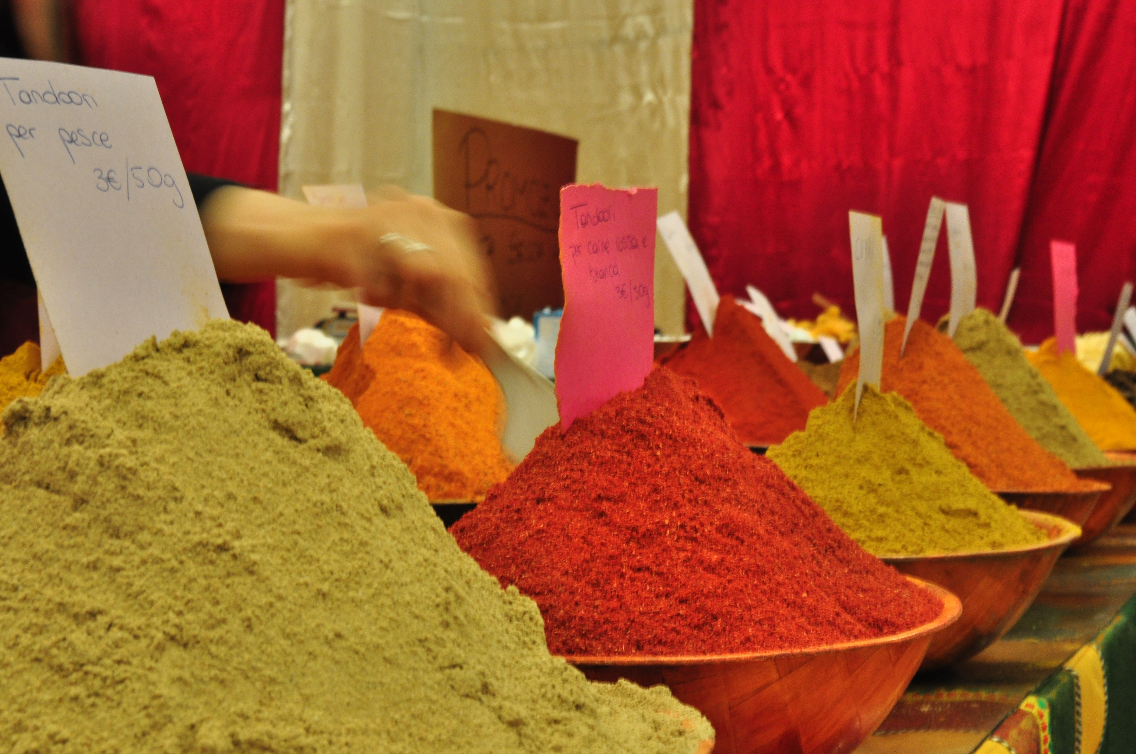 Descubre los encantos de los mercadillos en Florencia y sus delicias