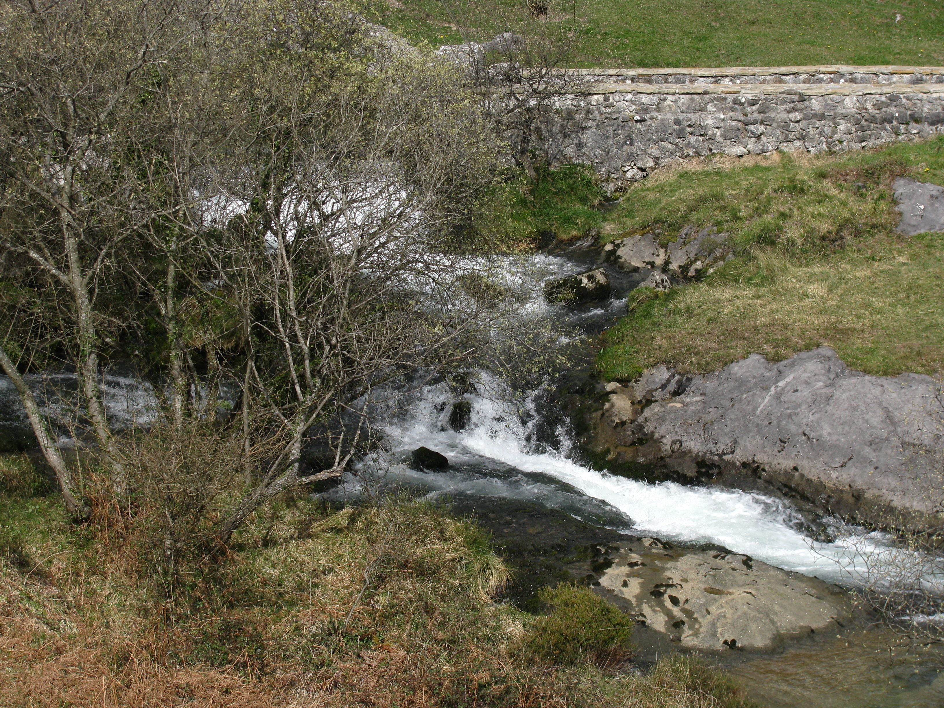 Nacimiento del río Gándara, por Lonifasiko
