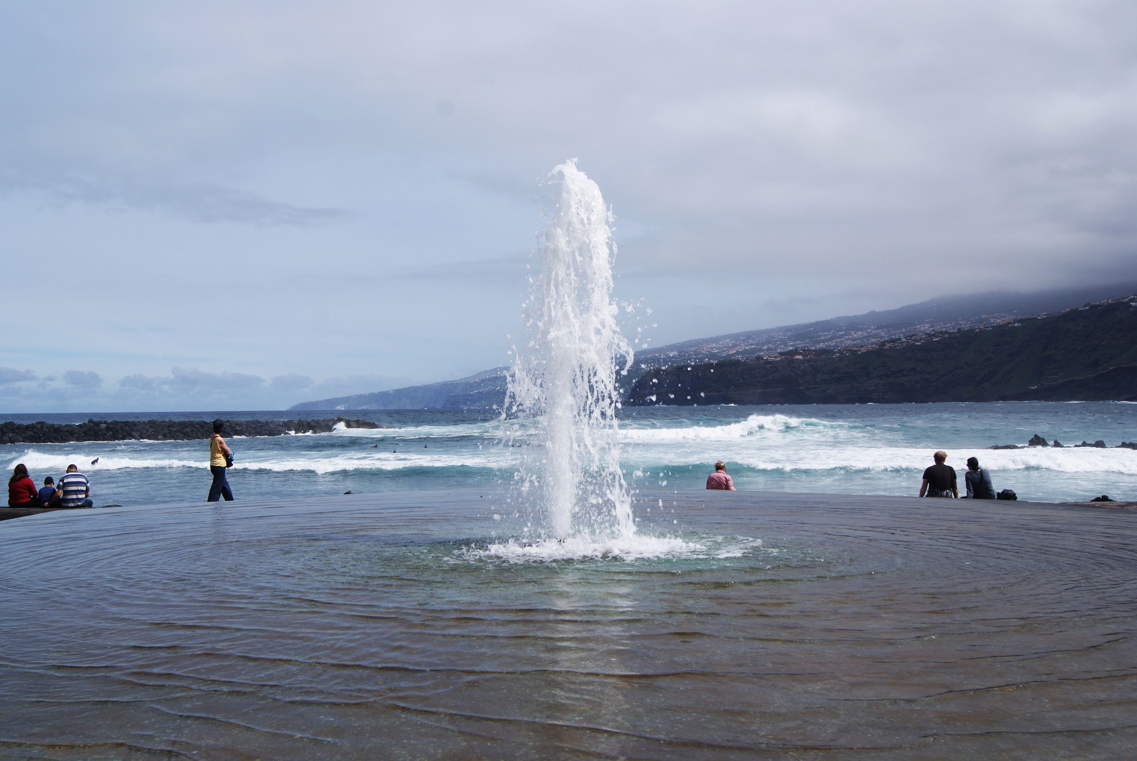 Playa de Martianez y Paseo de las Palmeras, por Roberto Gonzalez