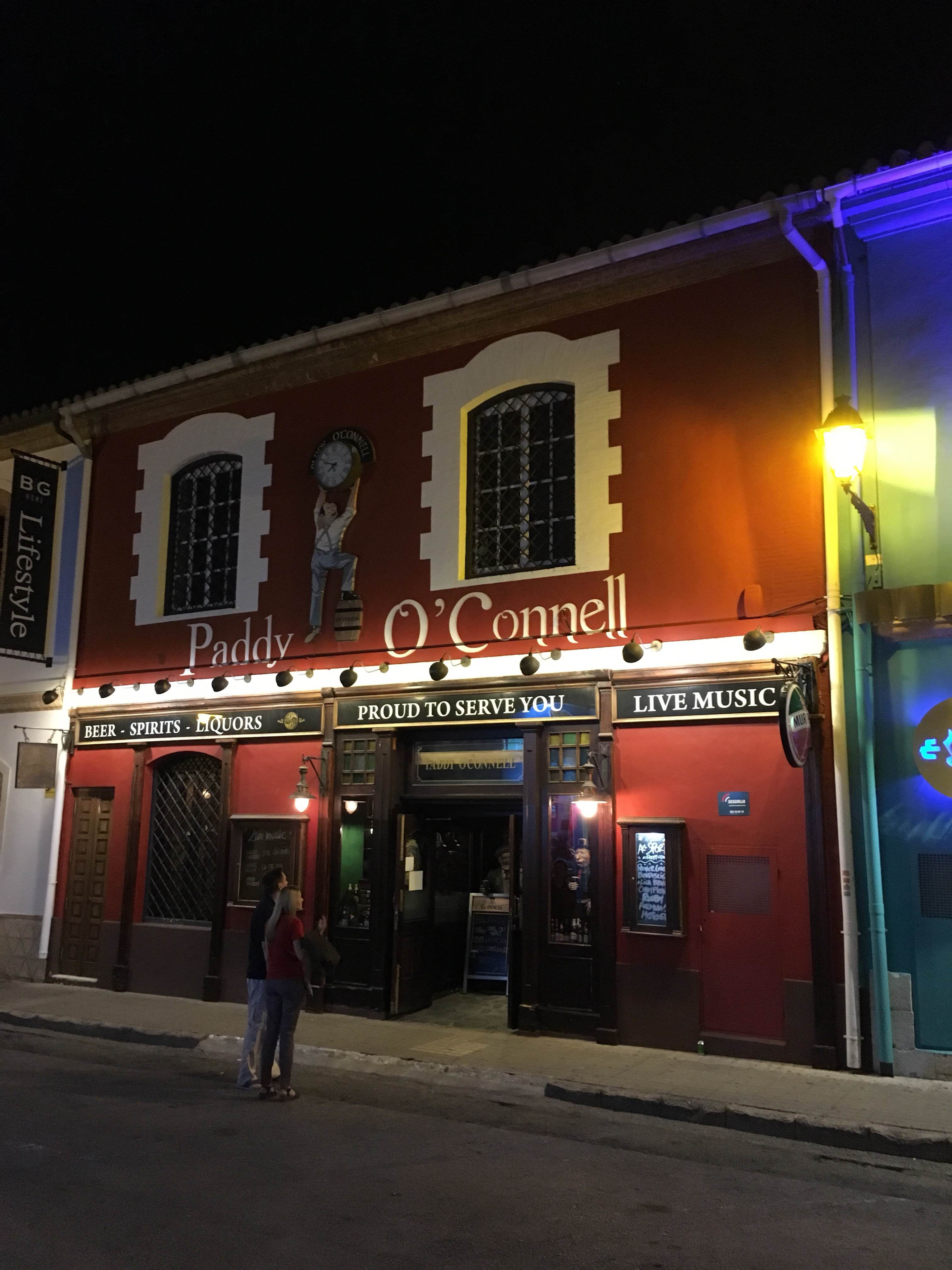 Bares de copas en Dénia: un recorrido por la vida nocturna local