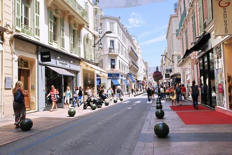 La rue d'Antibes, por ermy