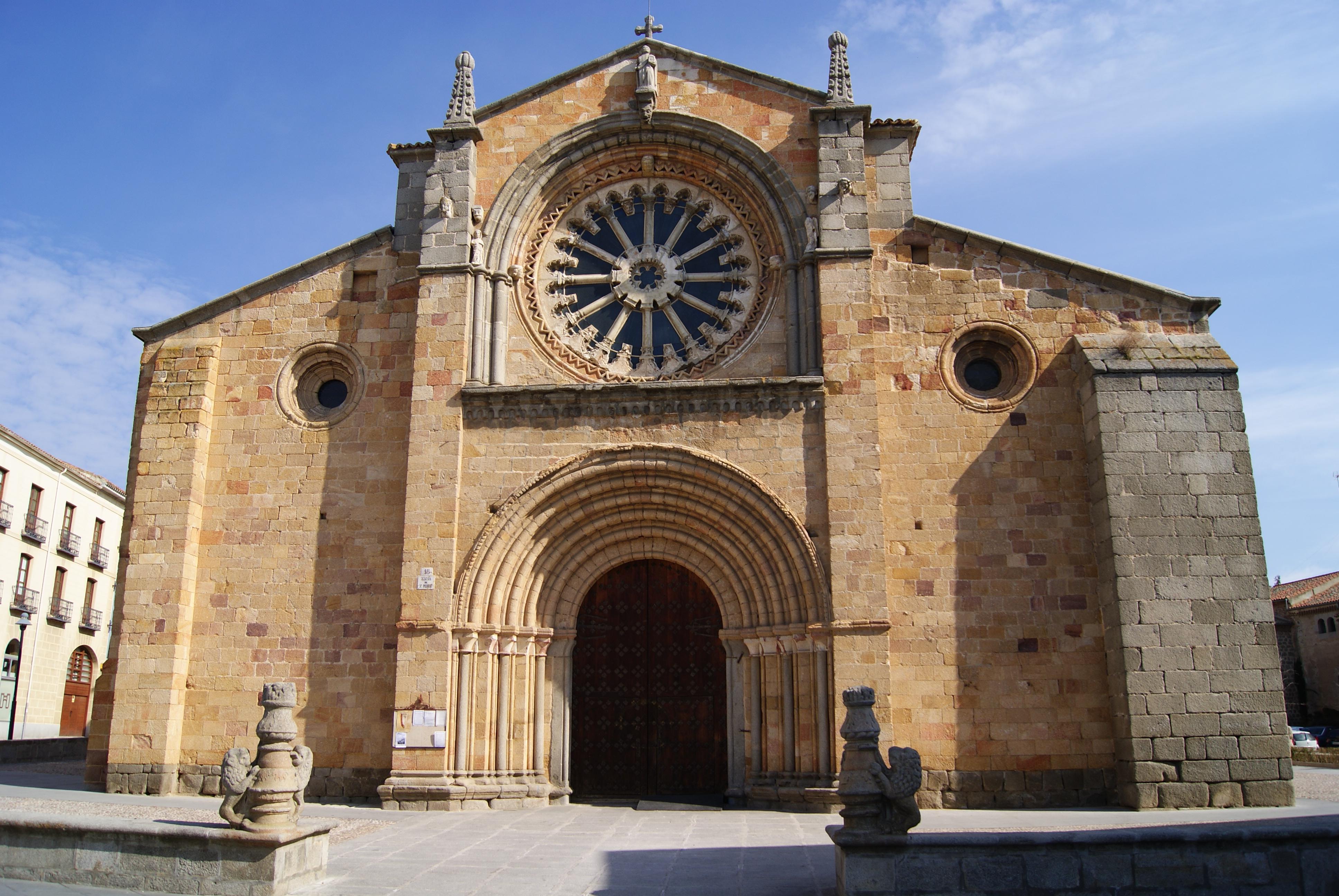 Plazas en Ávila: descubre sus rincones llenos de historia y vida