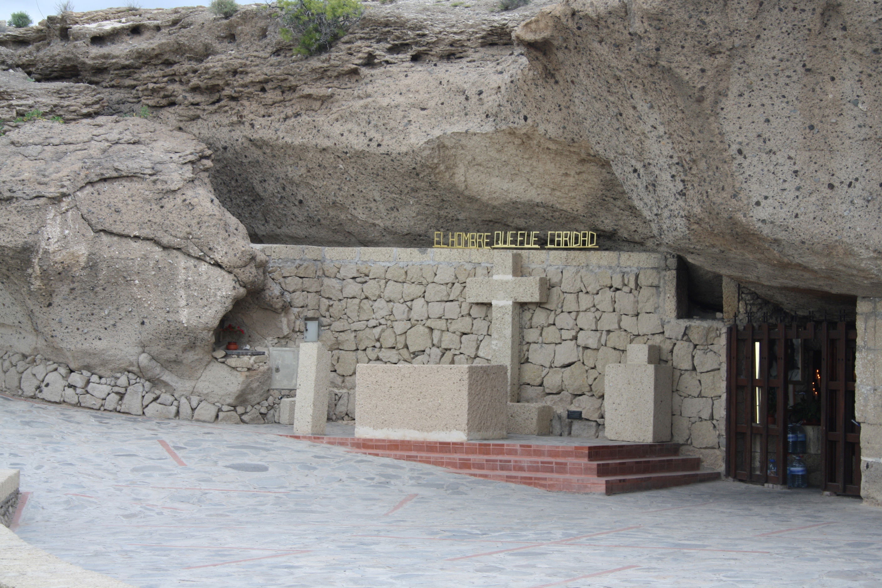 Cueva del Santo Hermano Pedro, por Alisa Kolobova