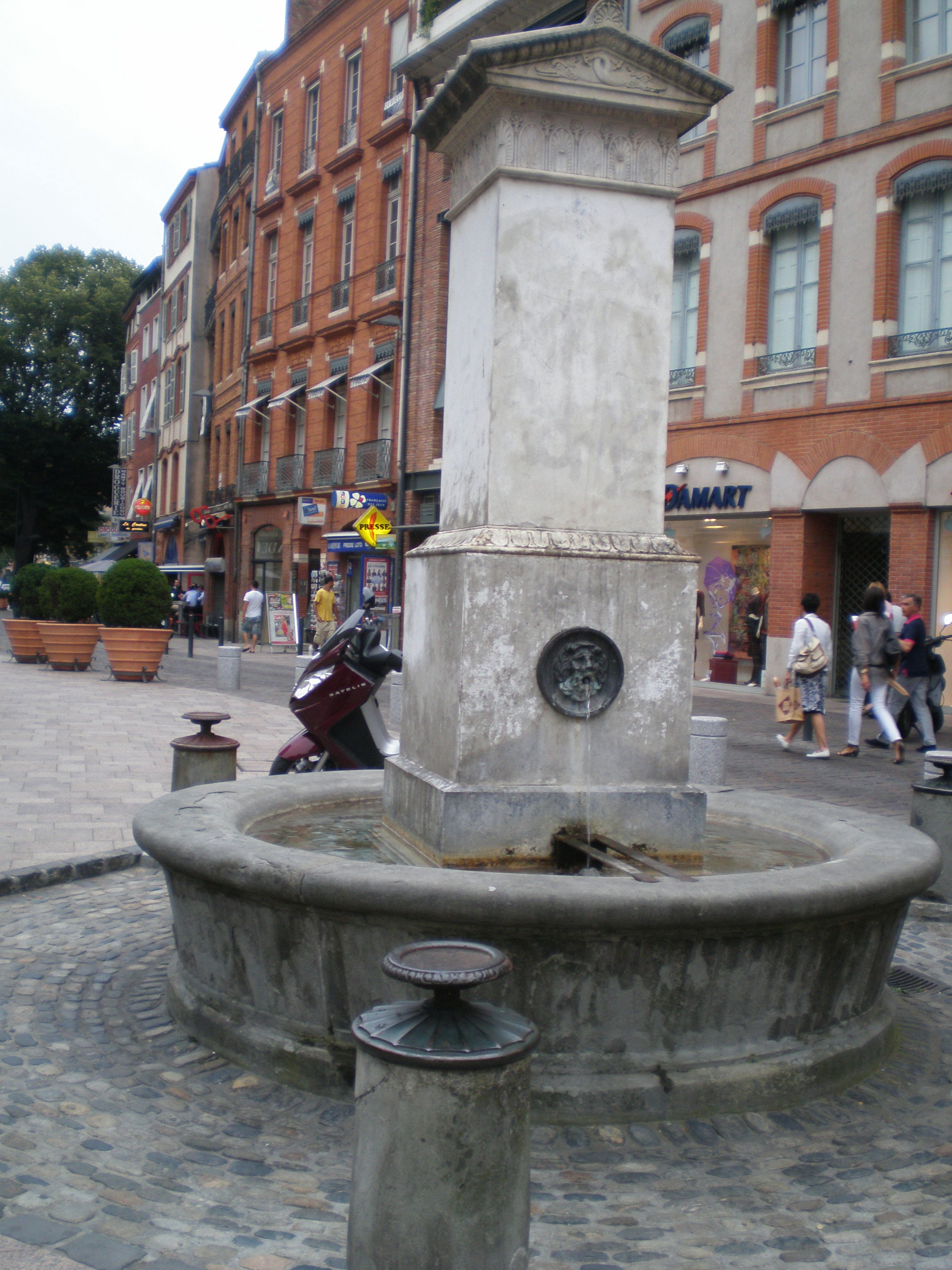 Plaza Rouaix, por Alisa Kolobova