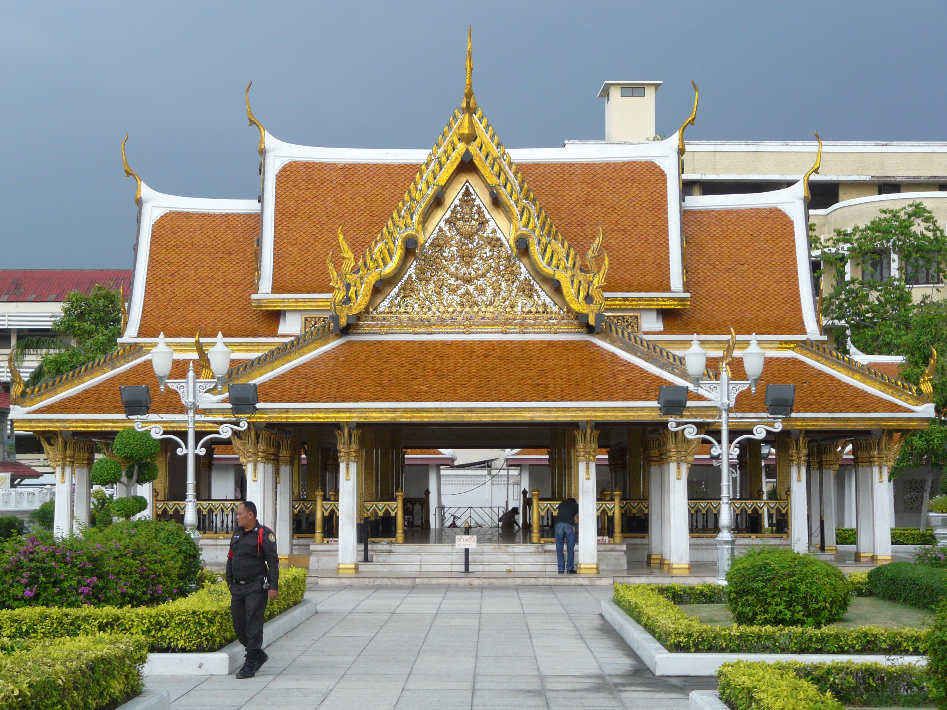 Wat Ratchanatdaram - Loha Prasat, por Pedro Jareño