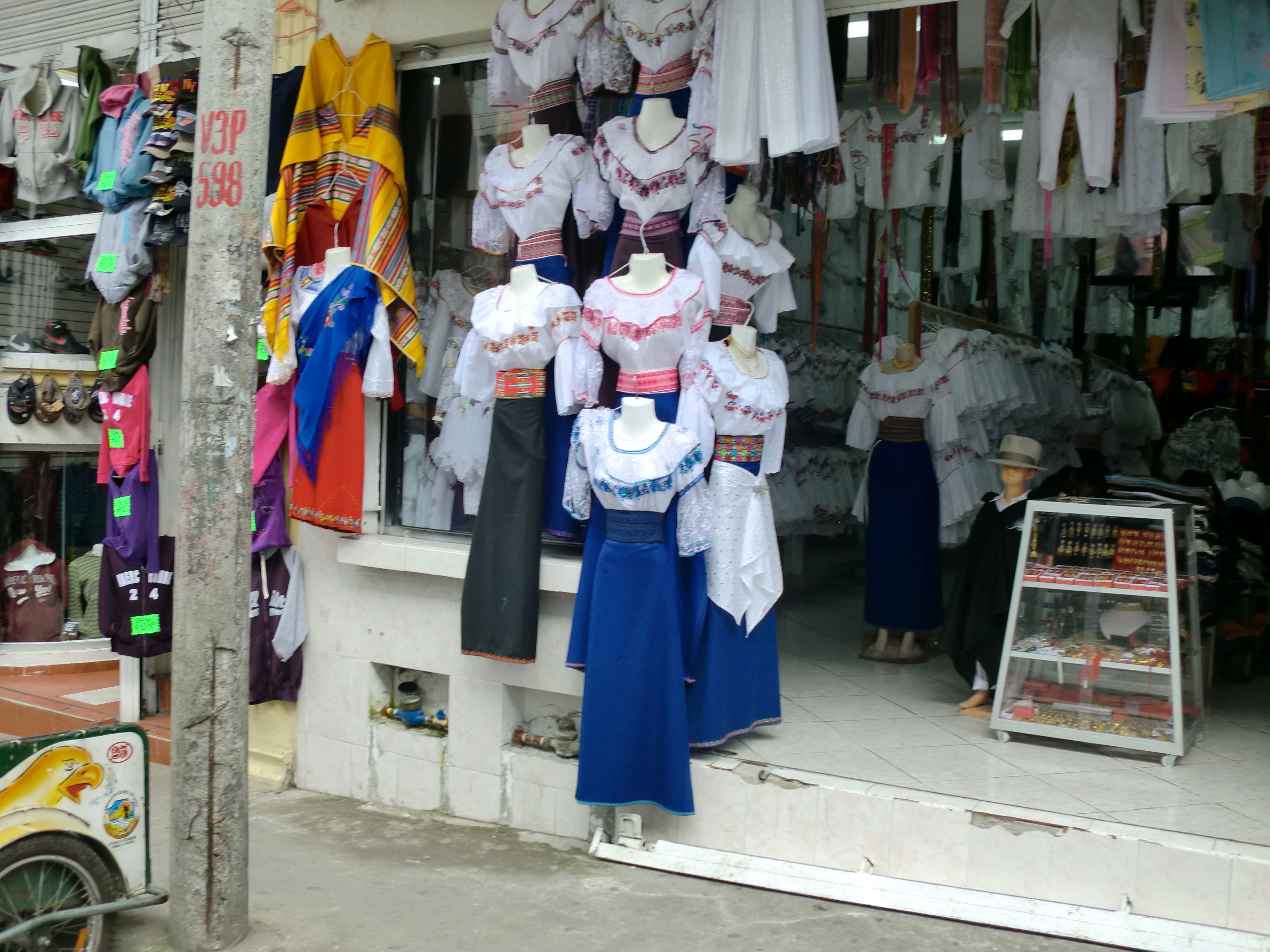 Compras en Otavalo: descubriendo mercados y tesoros locales