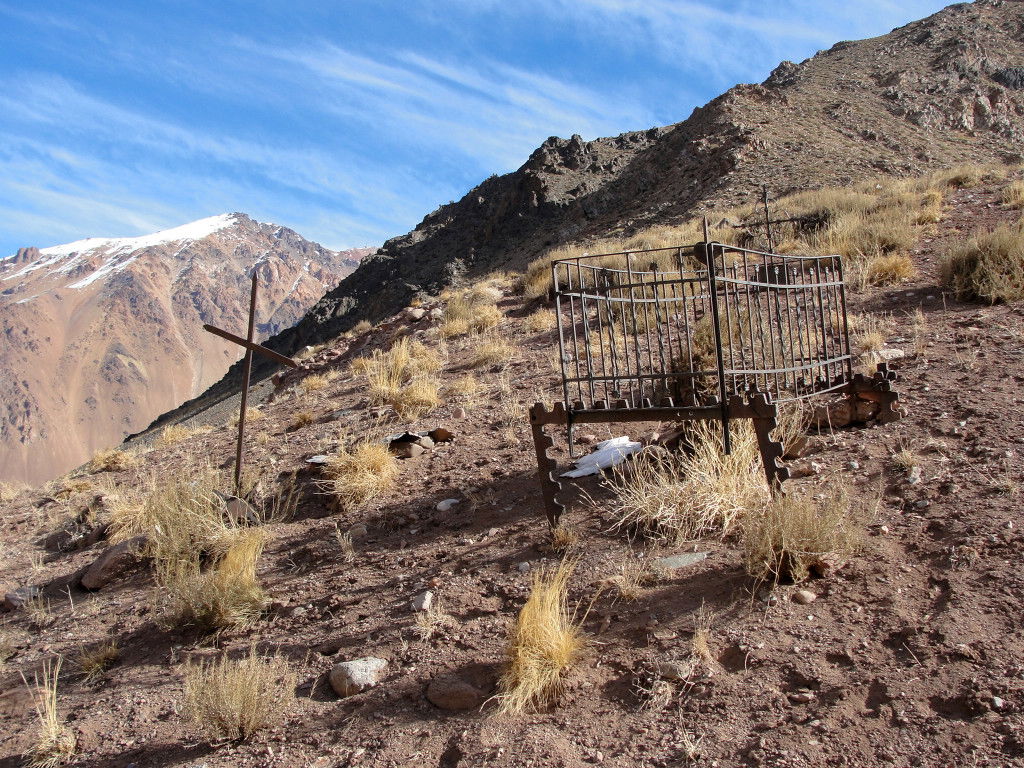 Cementerio Abandonado de Punta de Vacas, por Dario Granato