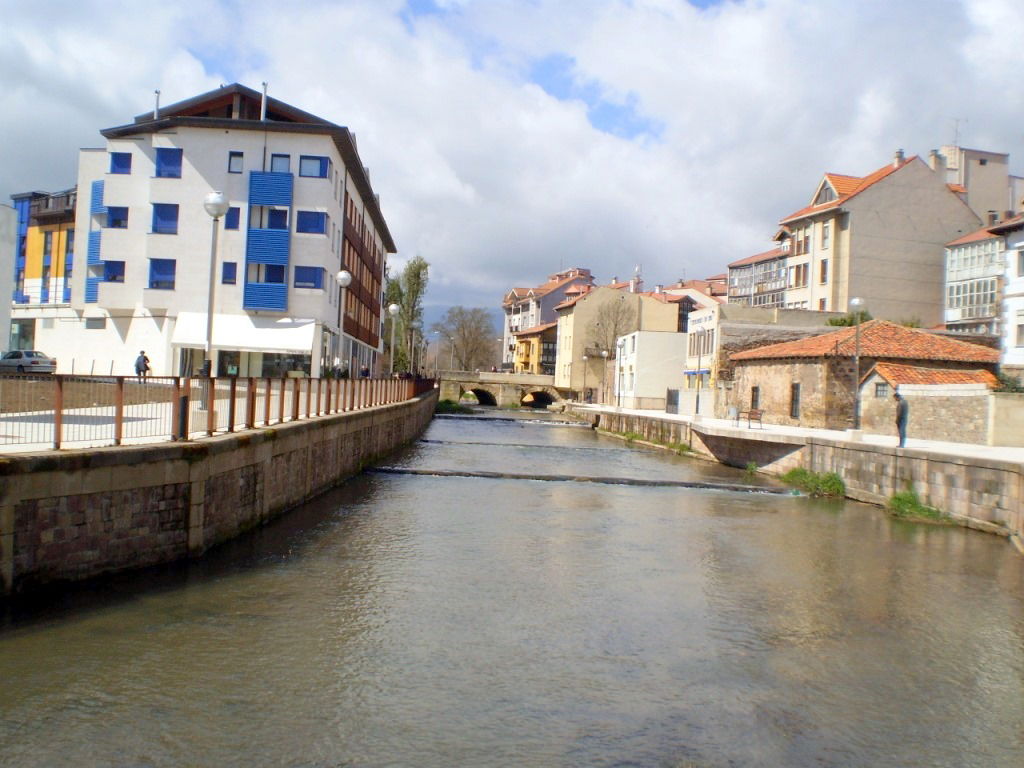 Río Ebro a su paso por Reinosa, por Lala
