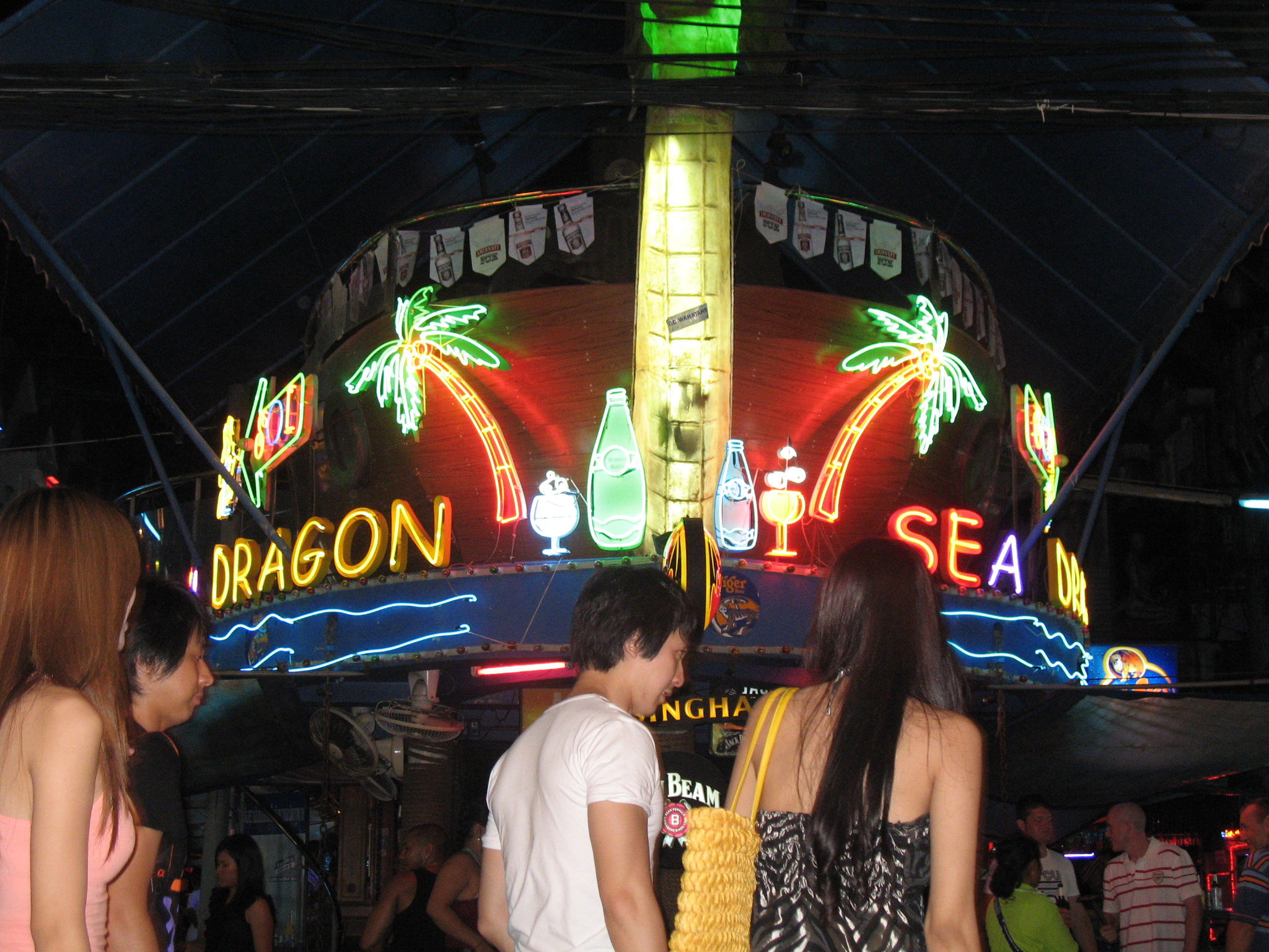 Bangla Road, por miguel a. cartagena