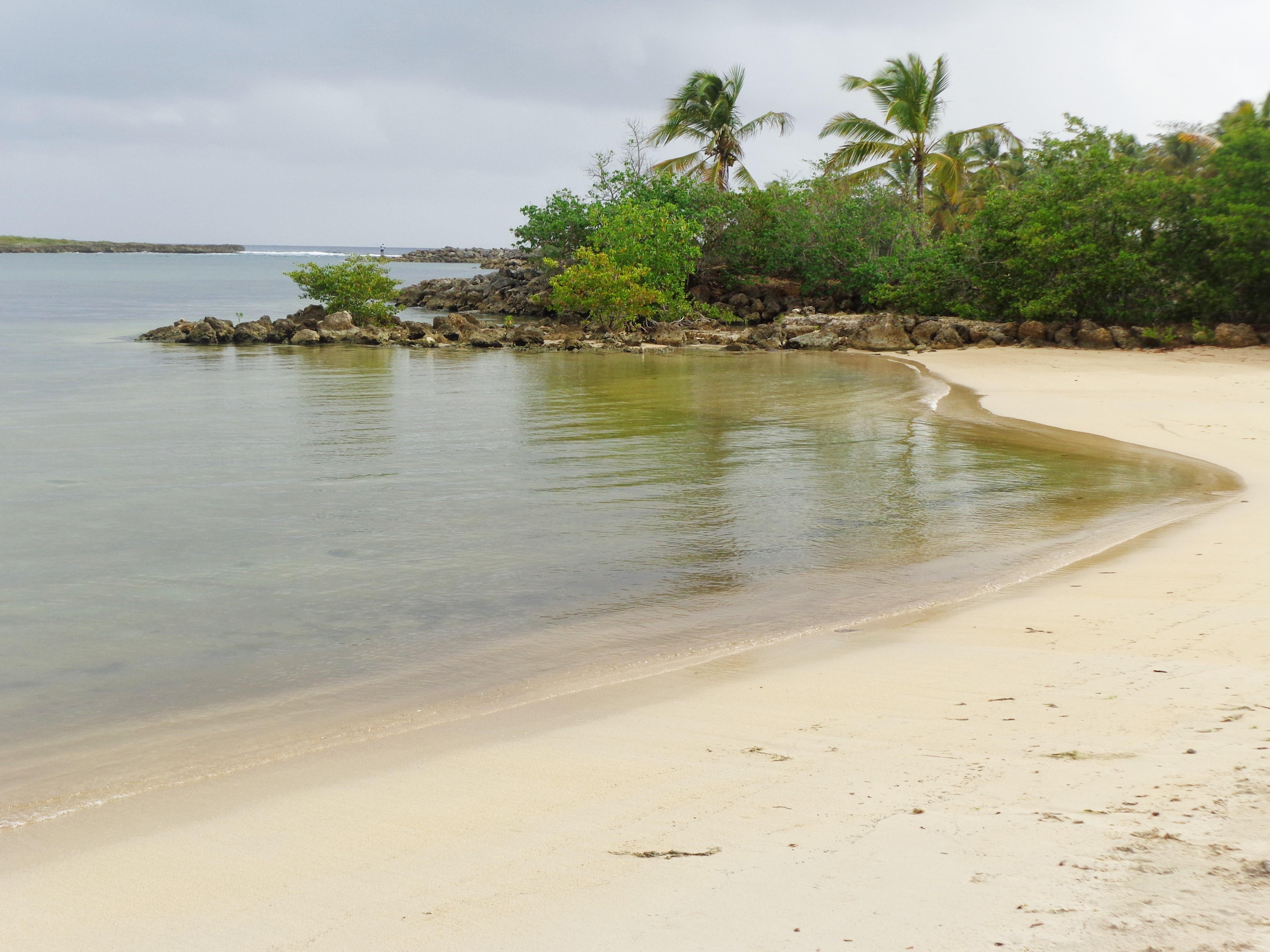 Plage de la baie du moule, por Naïs