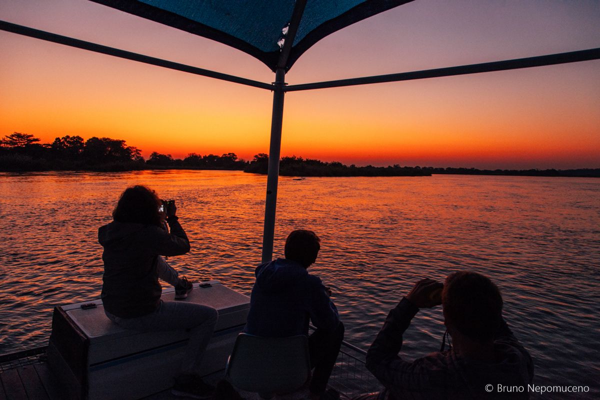 Cruzeiro no rio Okavango, por Bruno Nepomuceno