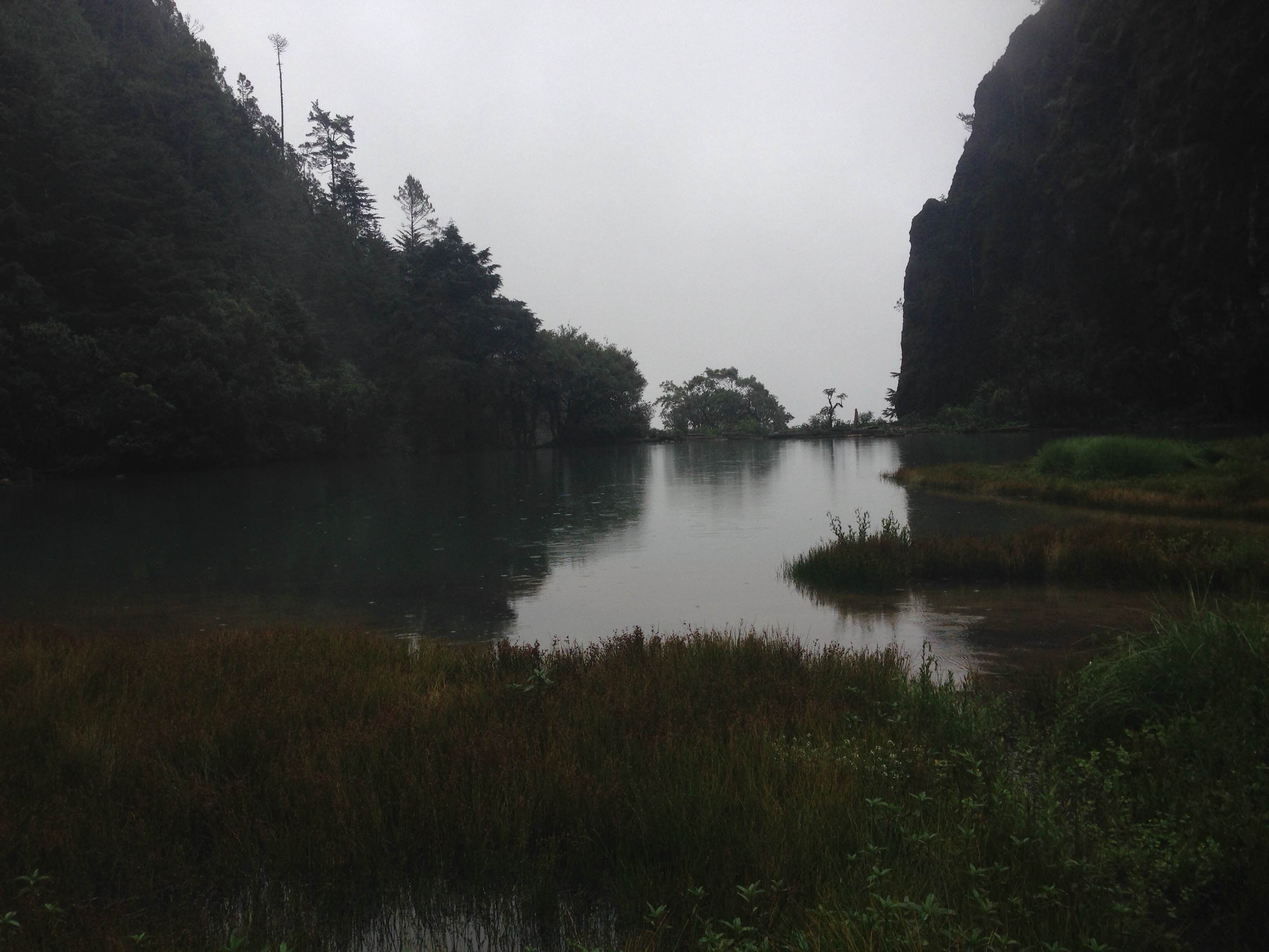 Laguna Magdalena, por Vivy Gálvez