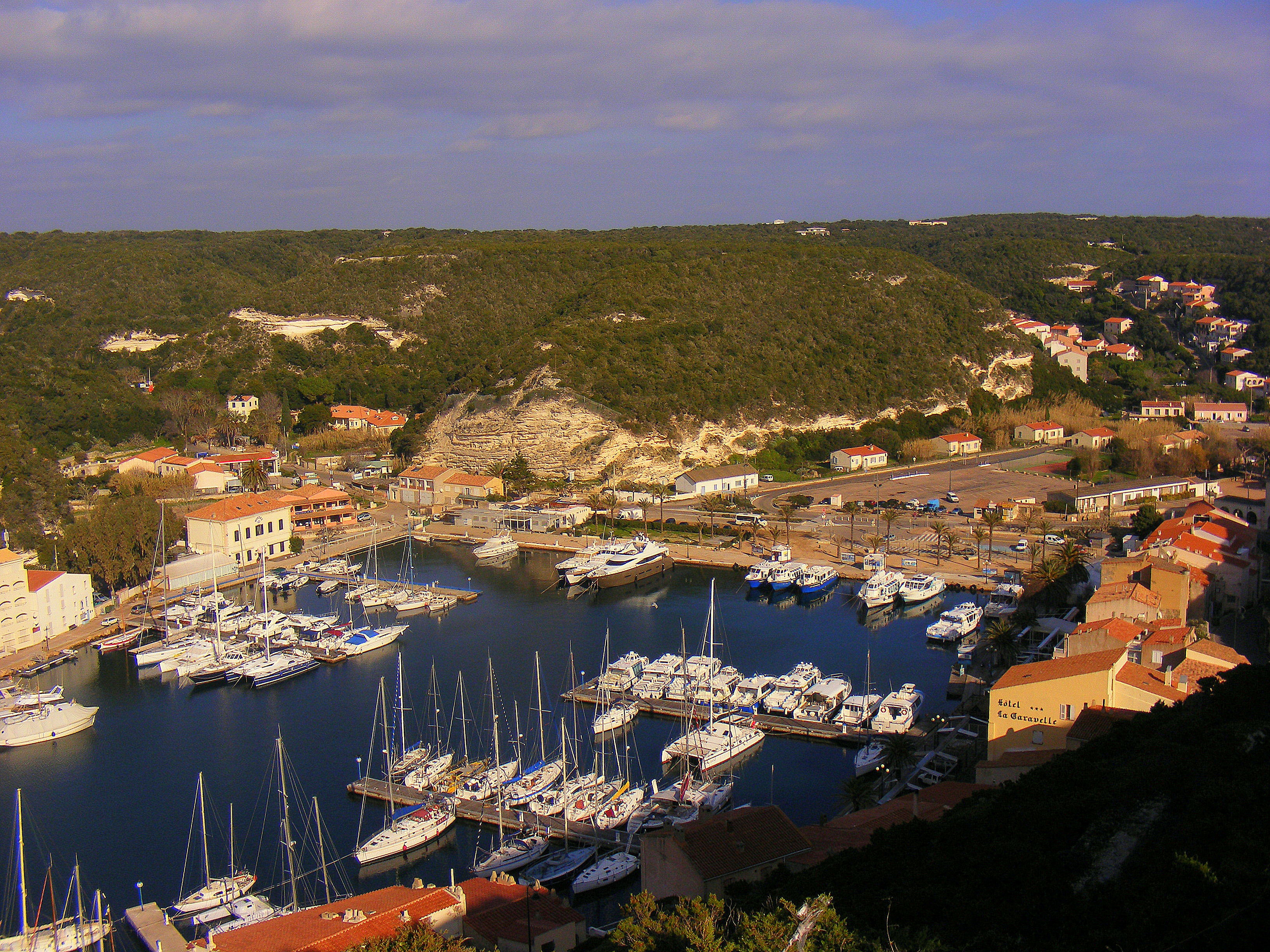 Puerto de Bonifacio, por Grégoire Sieuw
