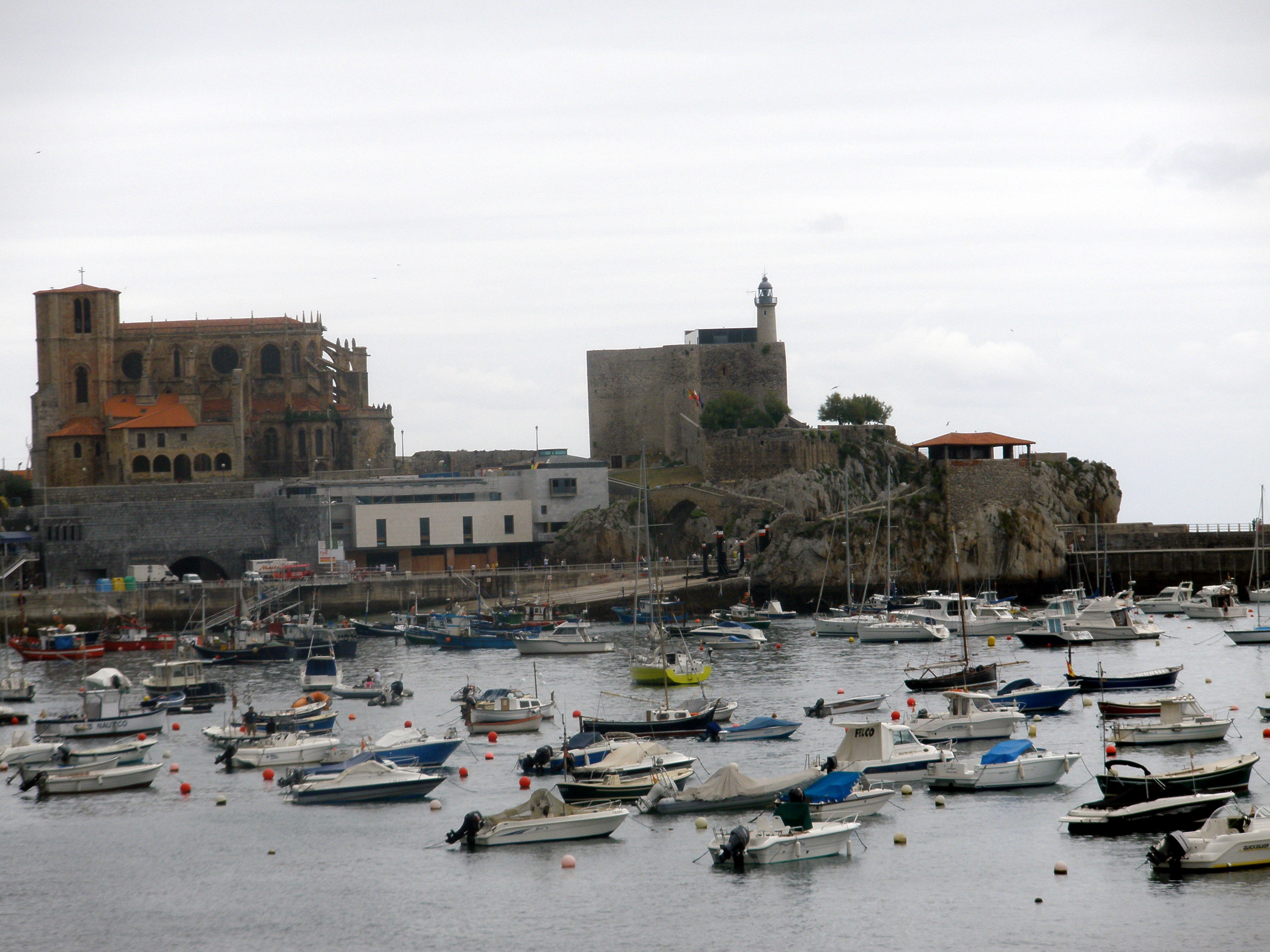 Faro Castro Urdiales, por Joxu