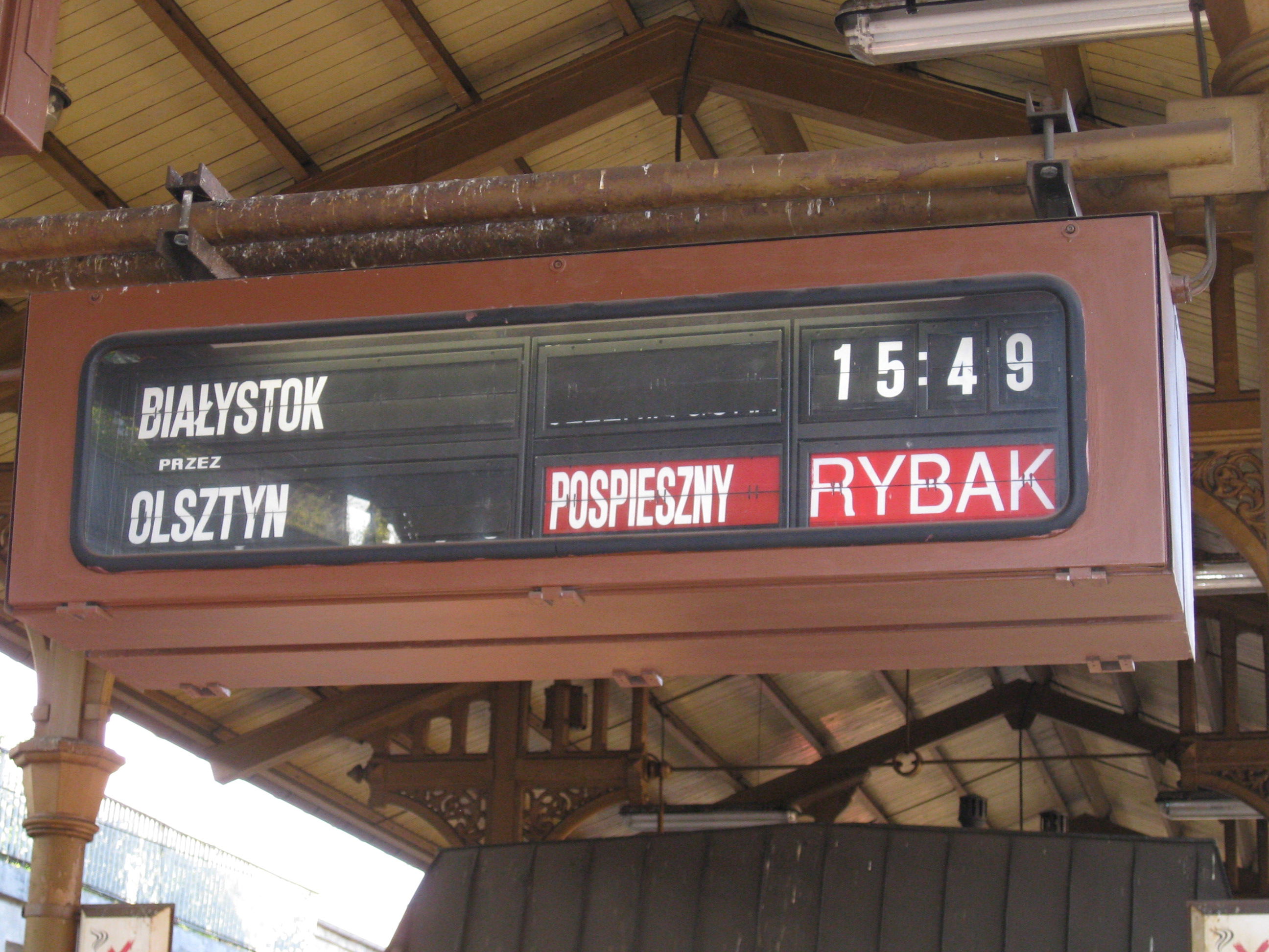 Estacion de tren de Gdansk, por Las sandalias de Ulises
