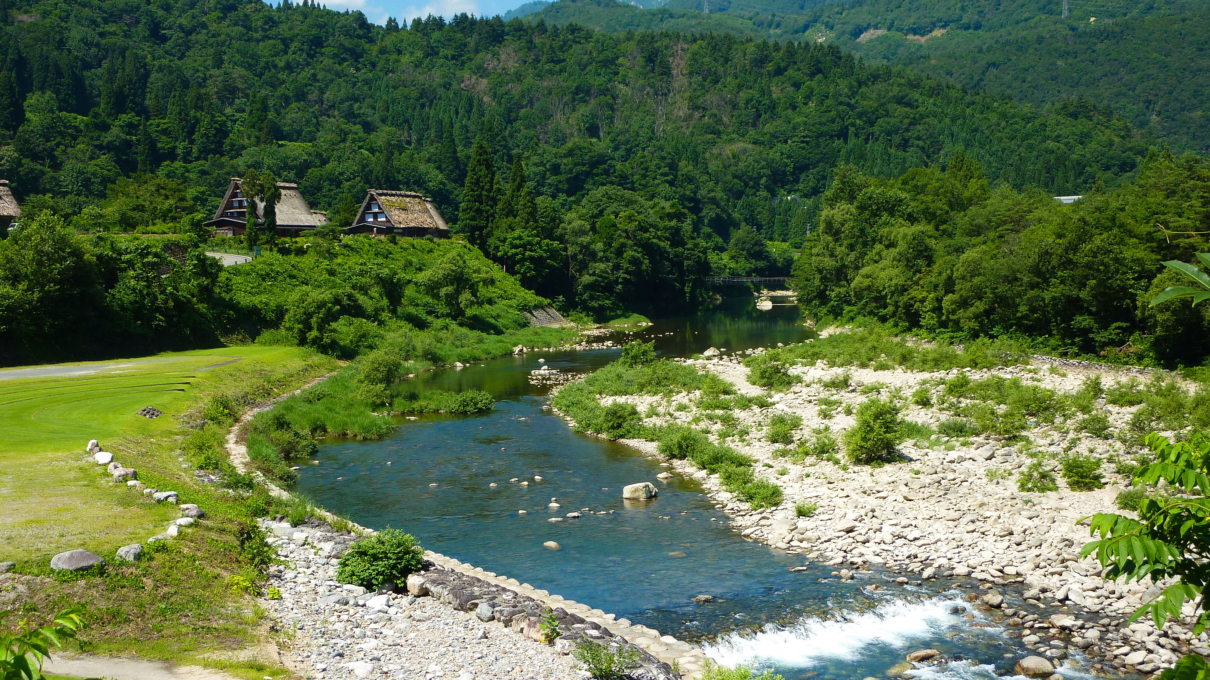 Ríos en Japón: un recorrido por sus paisajes y tradiciones fluviales