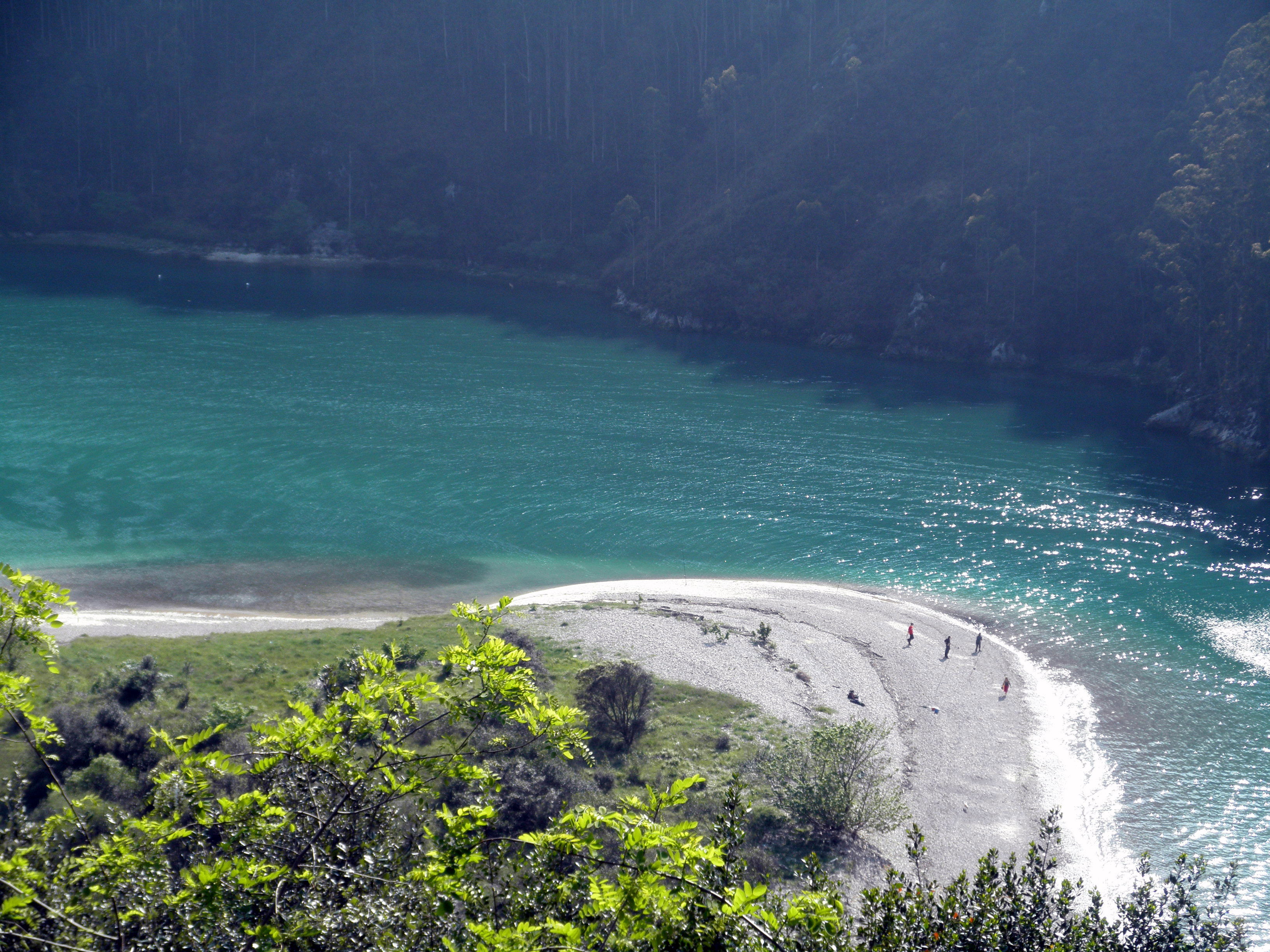 Playa de El Pedreru (El Pedrero), por Olga