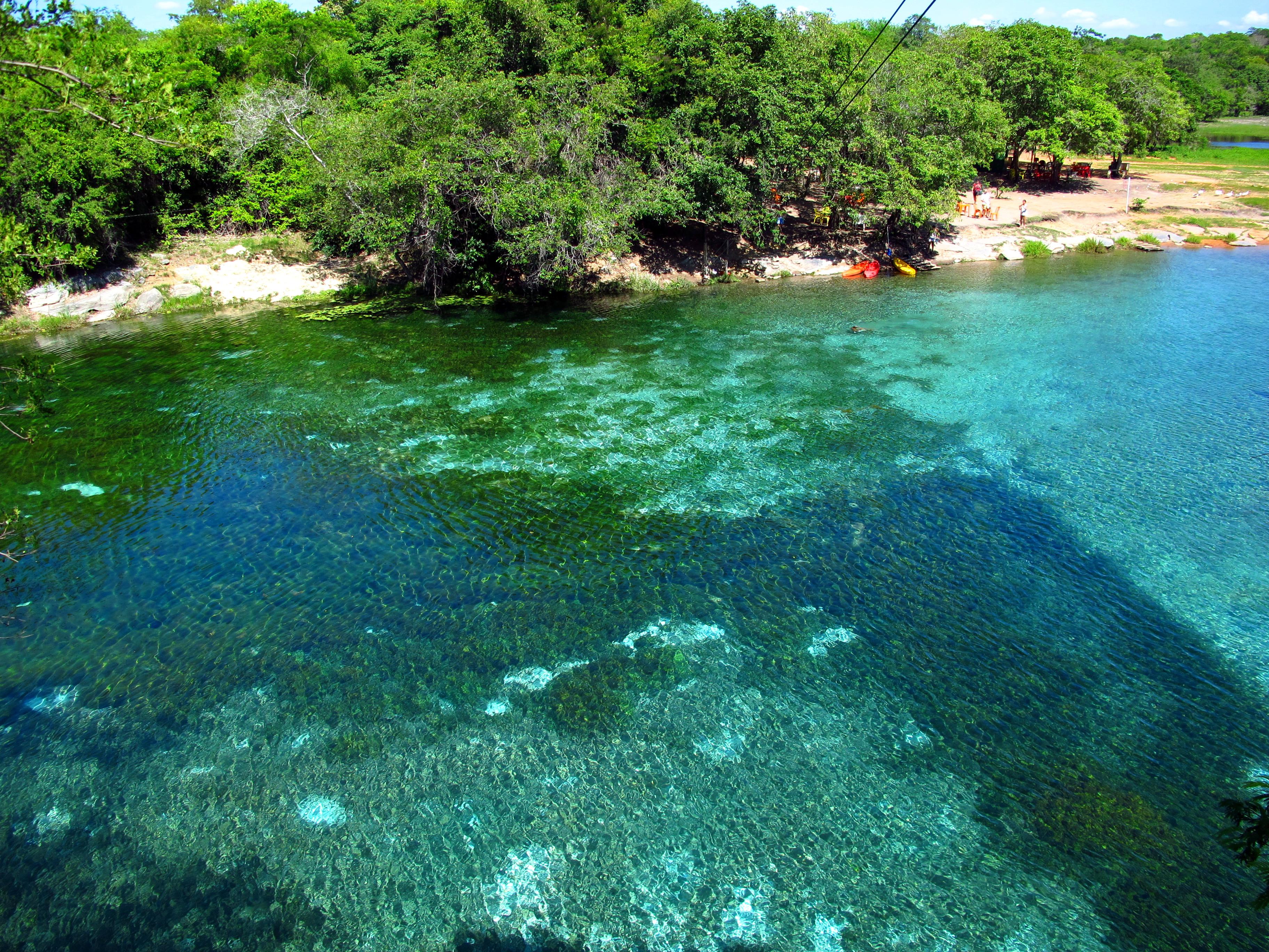 Lagoa Pratinha, por Cleide Isabel