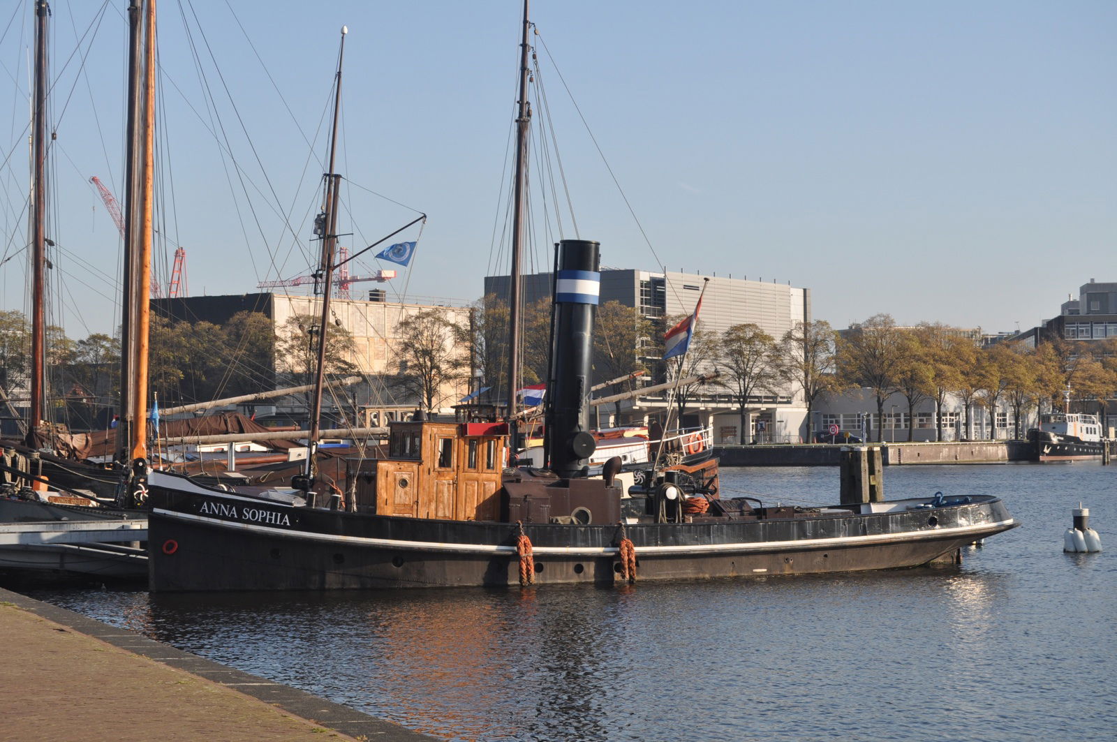 Barcos En Amsterdam, por juliomñ