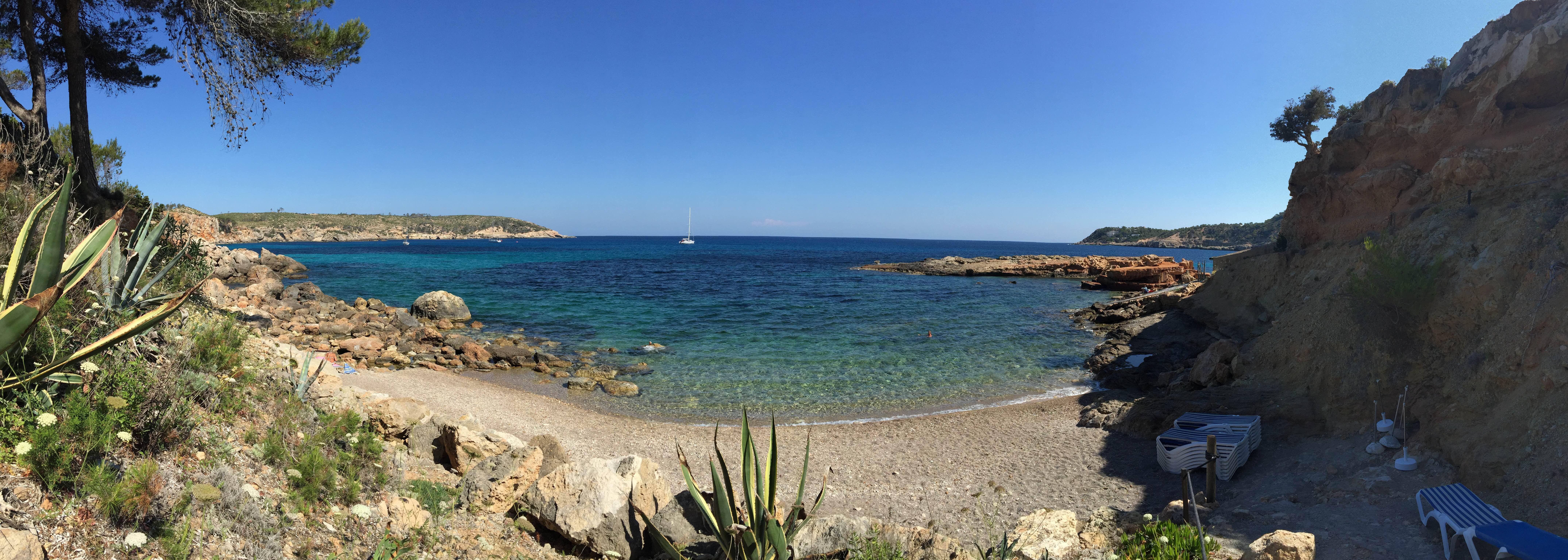 Calas en Sant Joan de Labritja: rincones escondidos de belleza natural