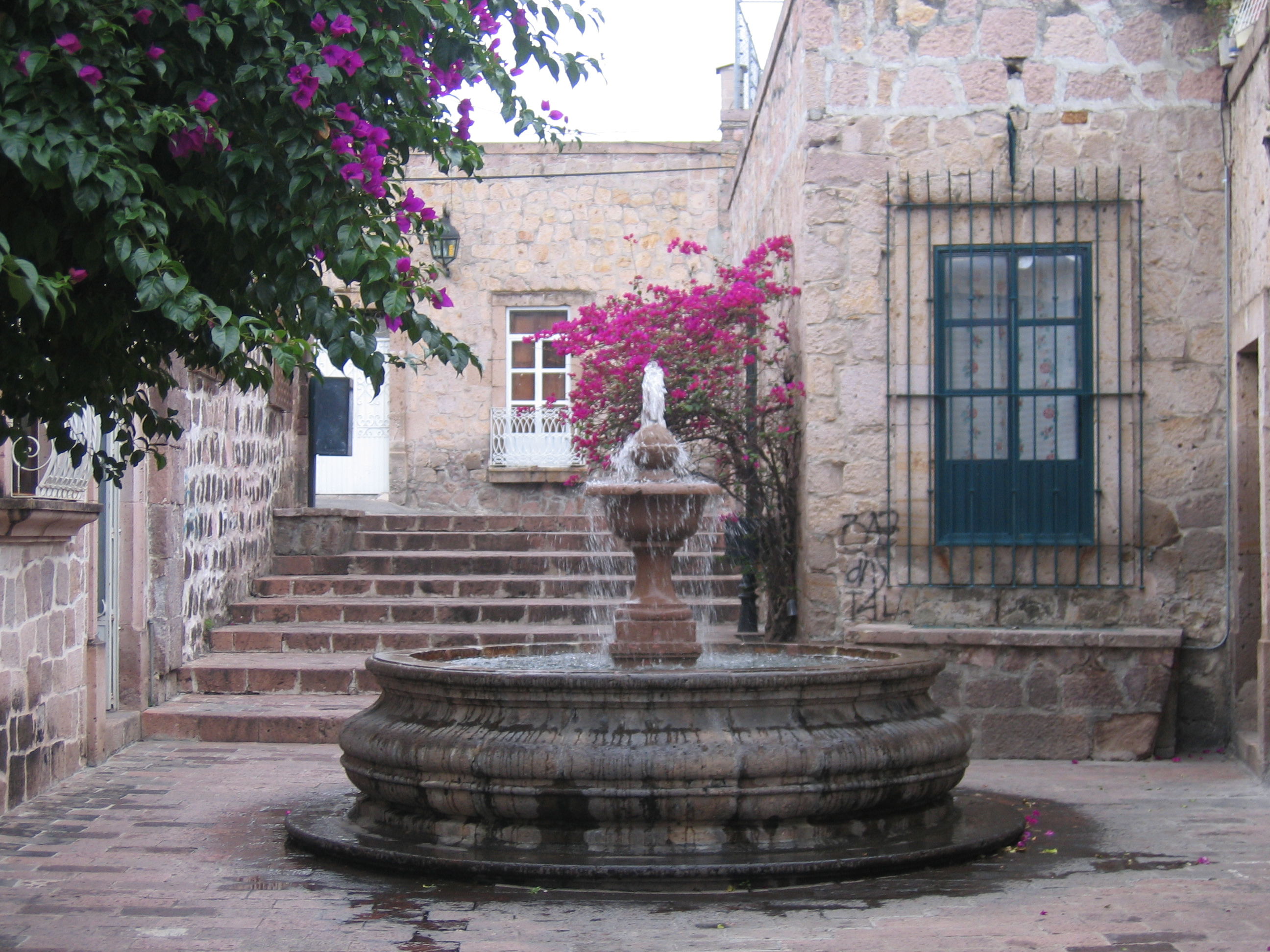 Calles de Morelia que cuentan historias y revelan su belleza