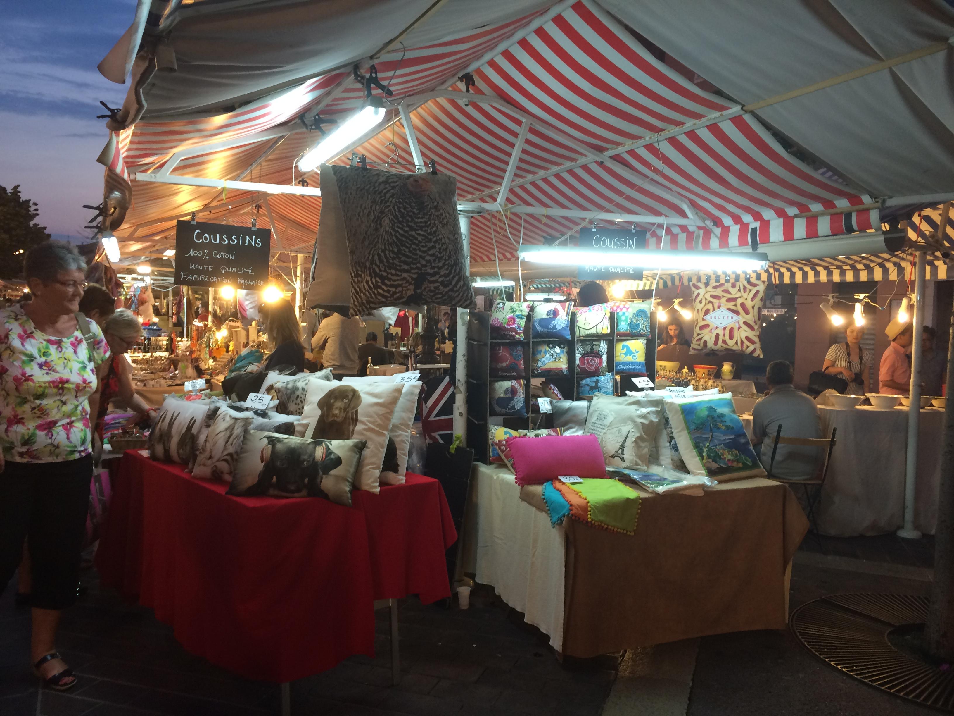 Marché nocturne du cours Saleya, por Coline