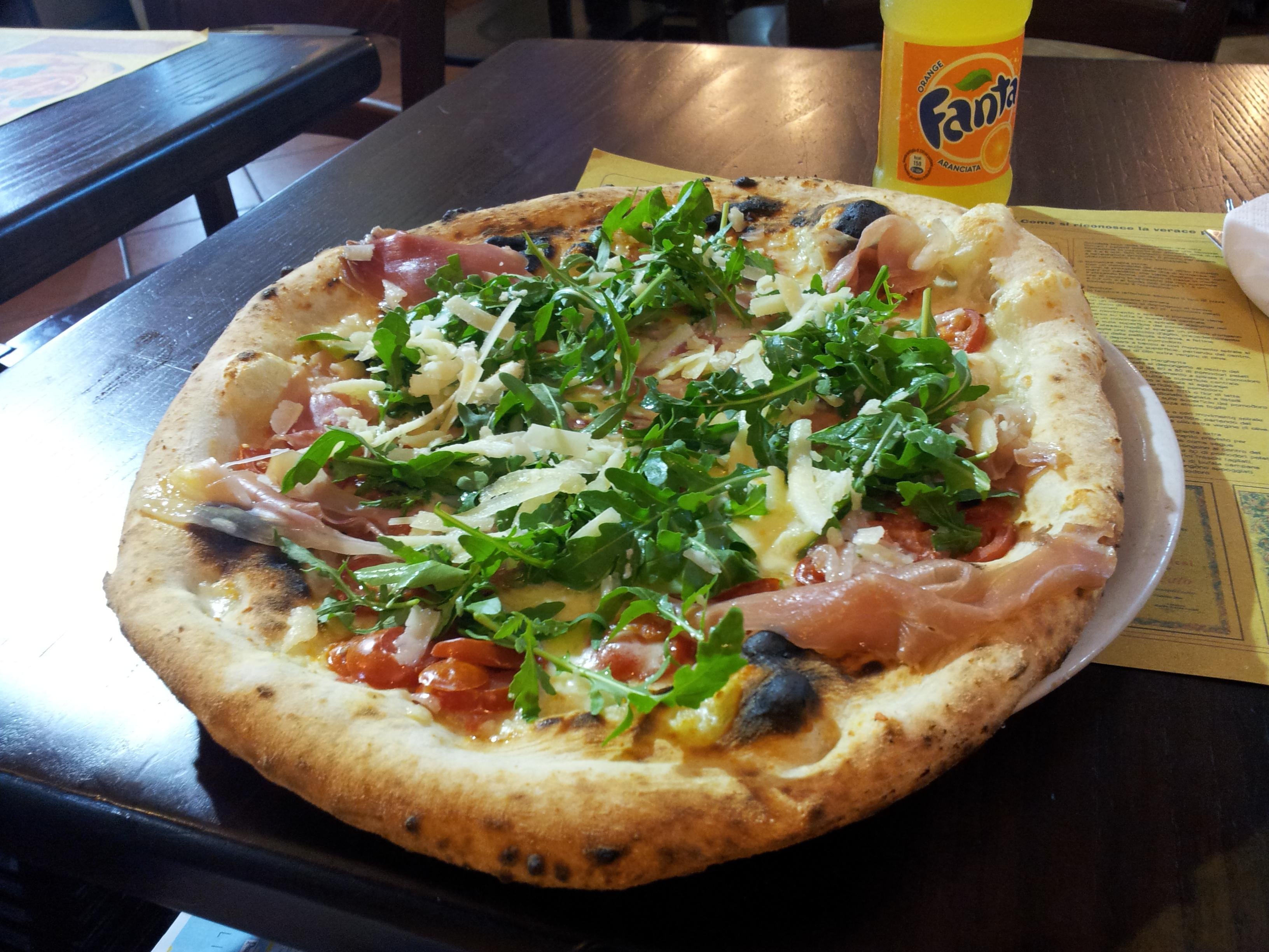 Pizzeria Vesi en Napoles: 1 opiniones y 1 fotos