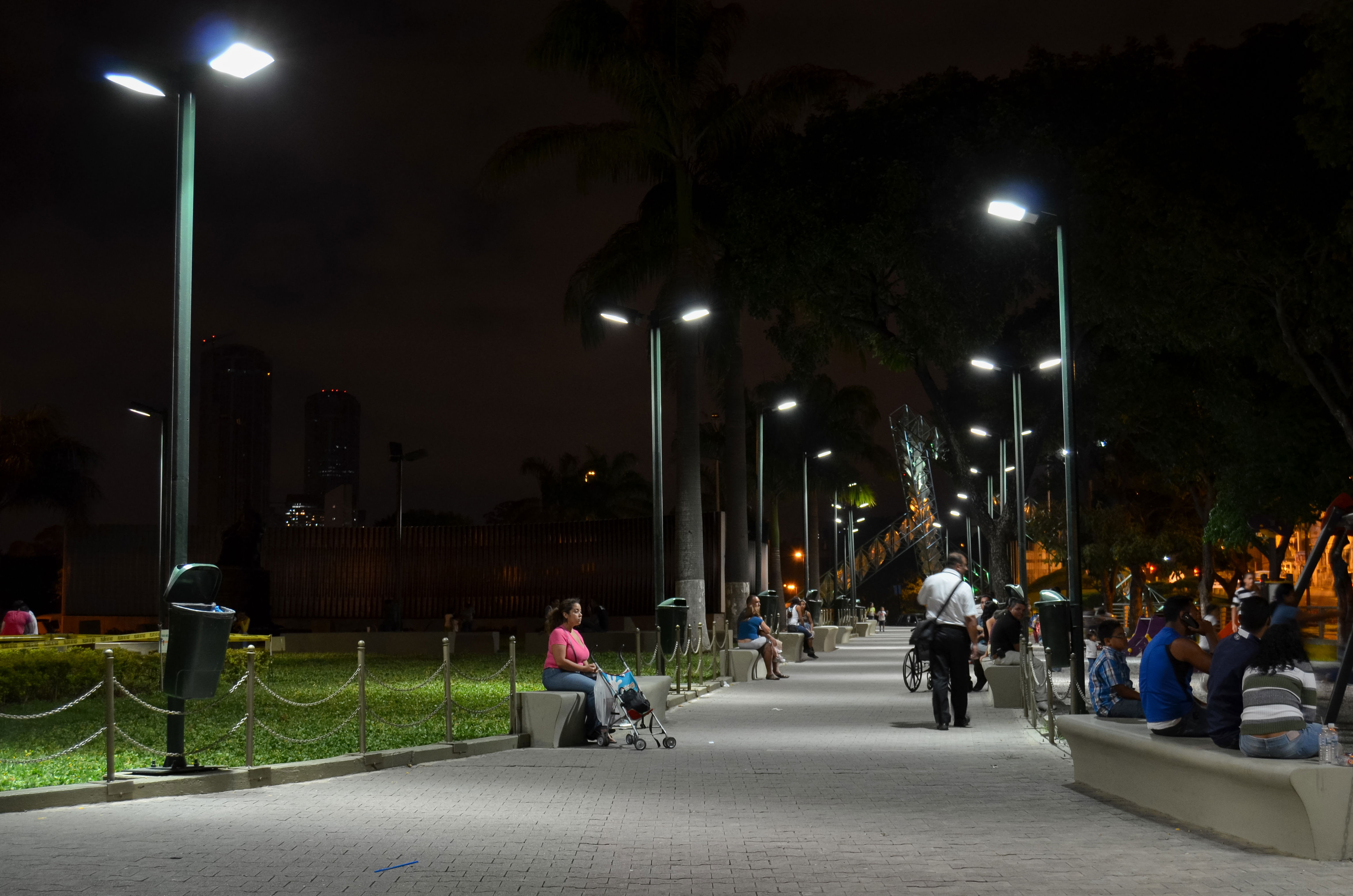 Plaza Venezuela, por Mariale Tenías