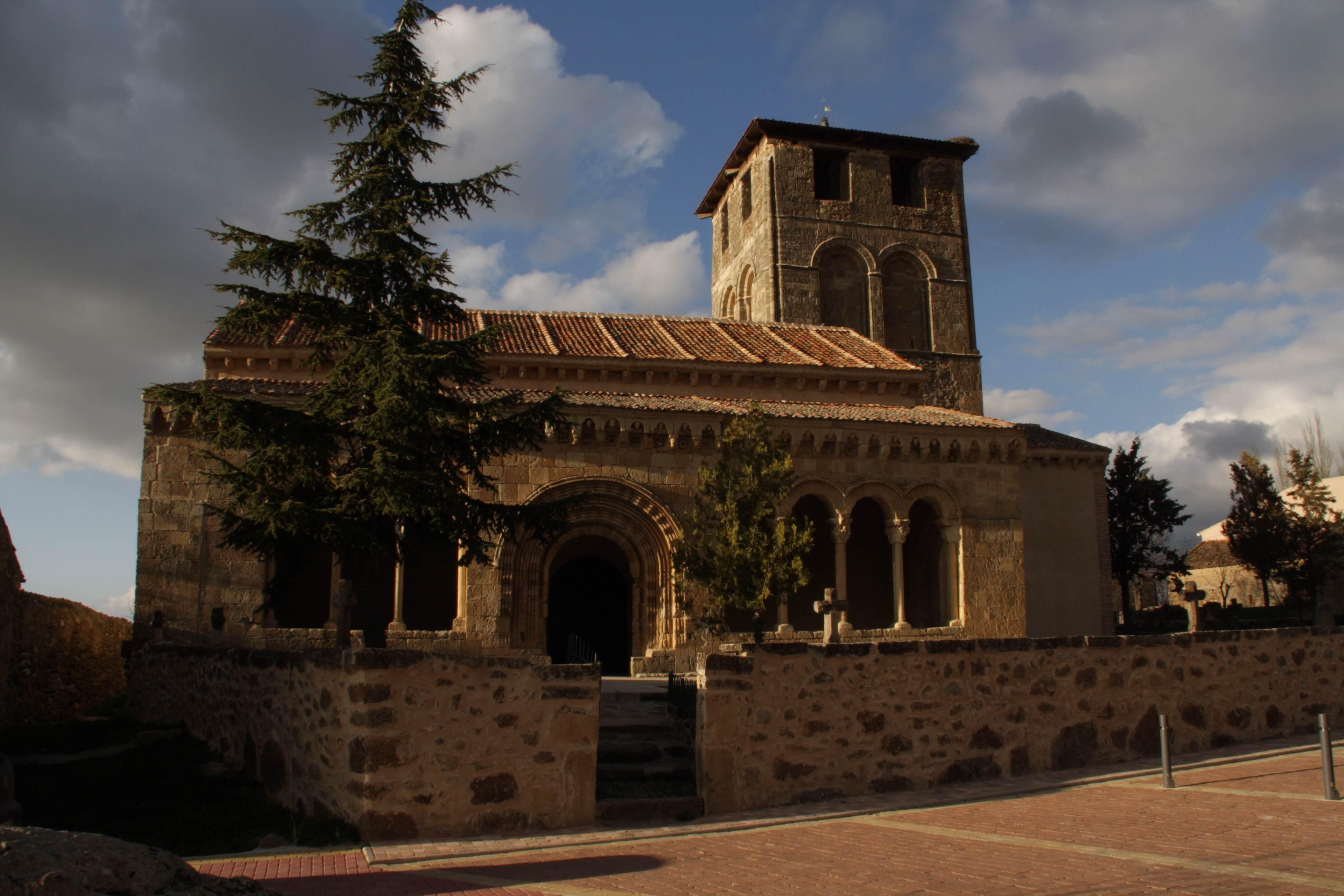 Iglesias de Navacerrada, un recorrido por la fe en la Sierra de Guadarrama