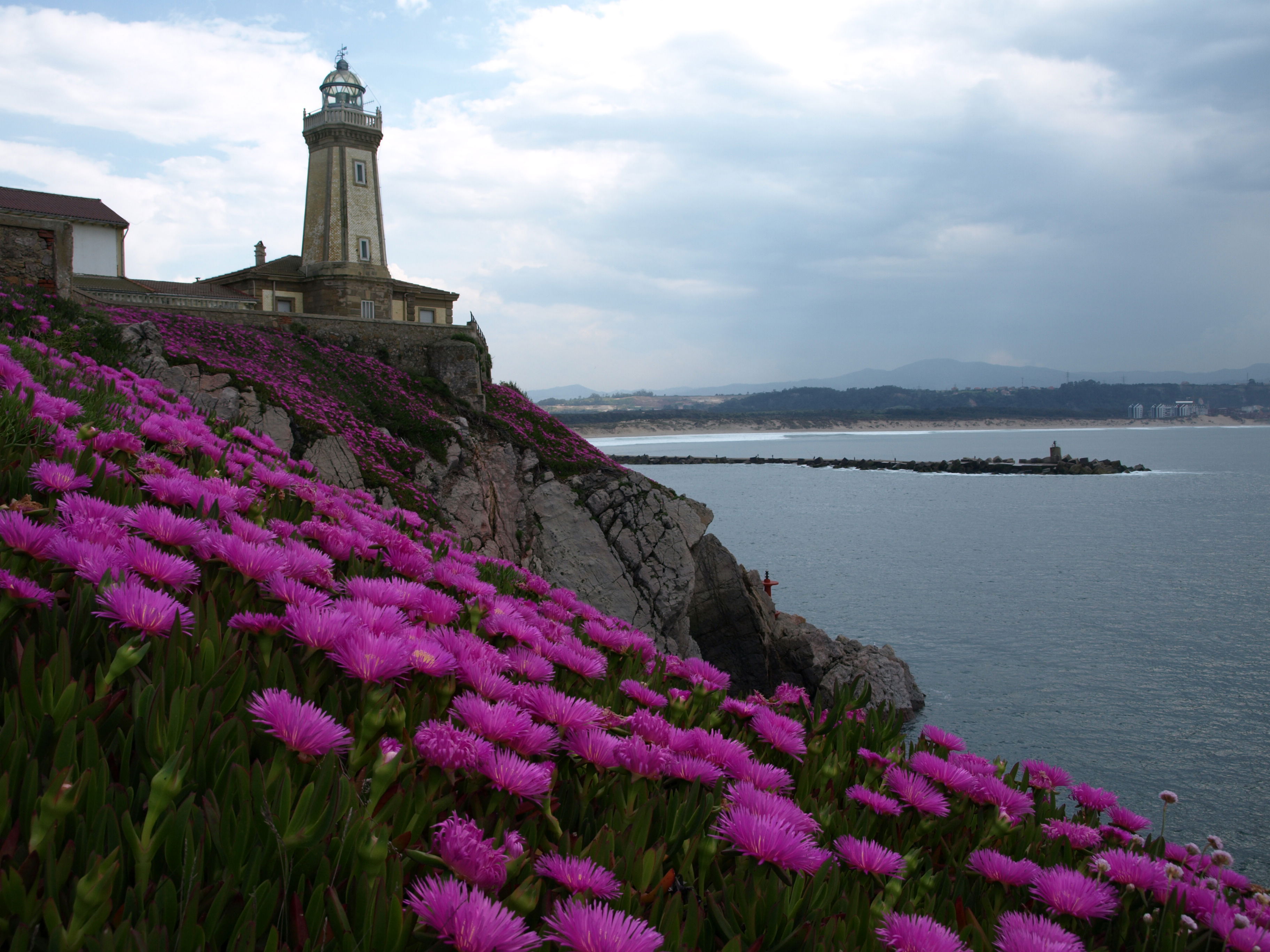 Faro de la ría de Avilés, por Sofía Menéndez Fernández
