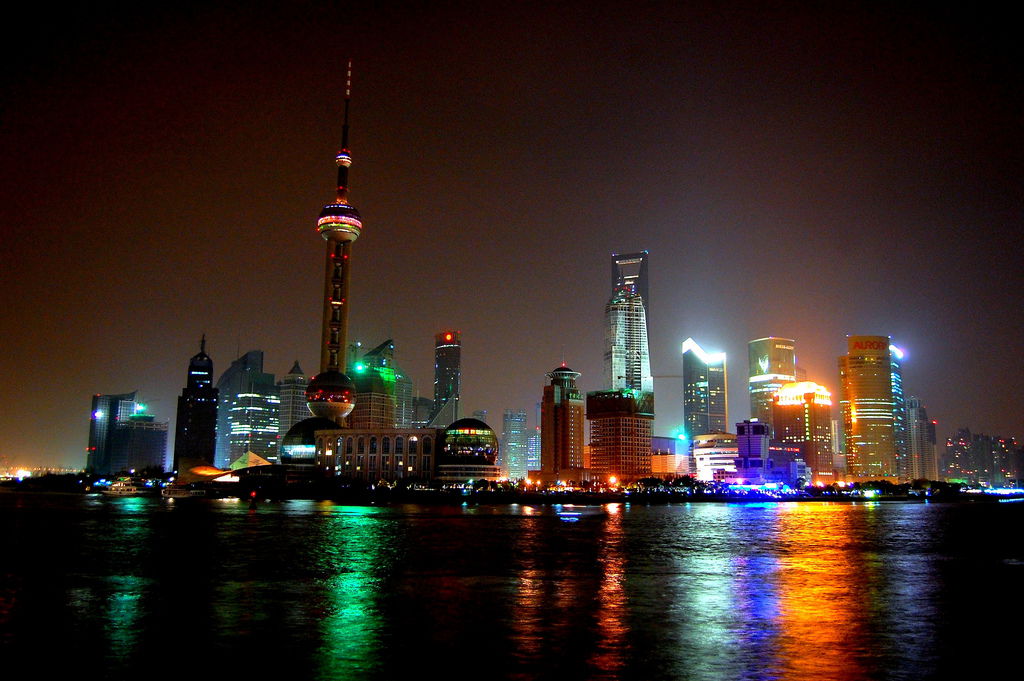 Shanghai de noche, por David Esteban