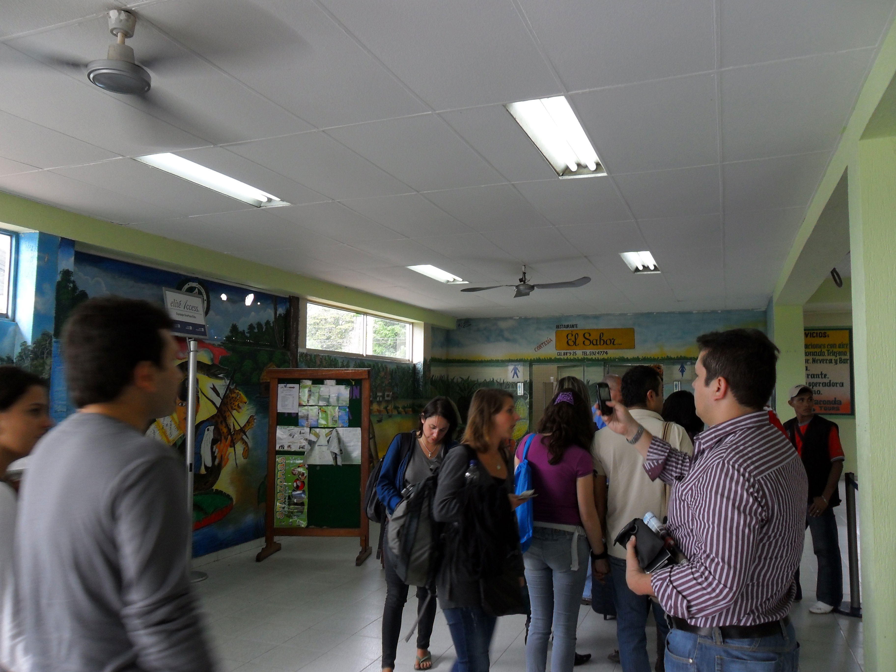 Aeropuerto de Leticia, Leticia, Colombia, por berenicee