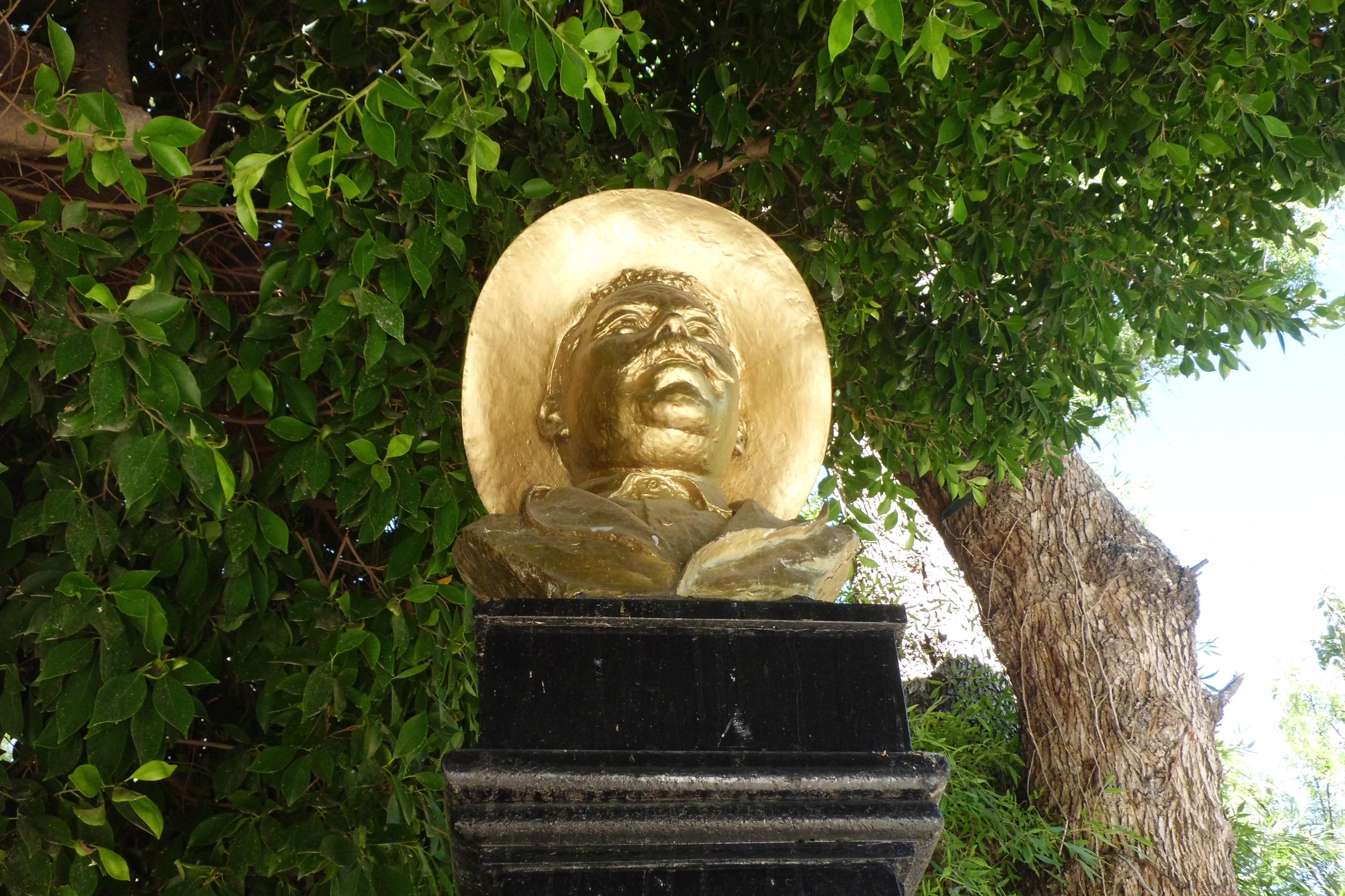 Busto de Francisco Villa, por Pita Hernandez