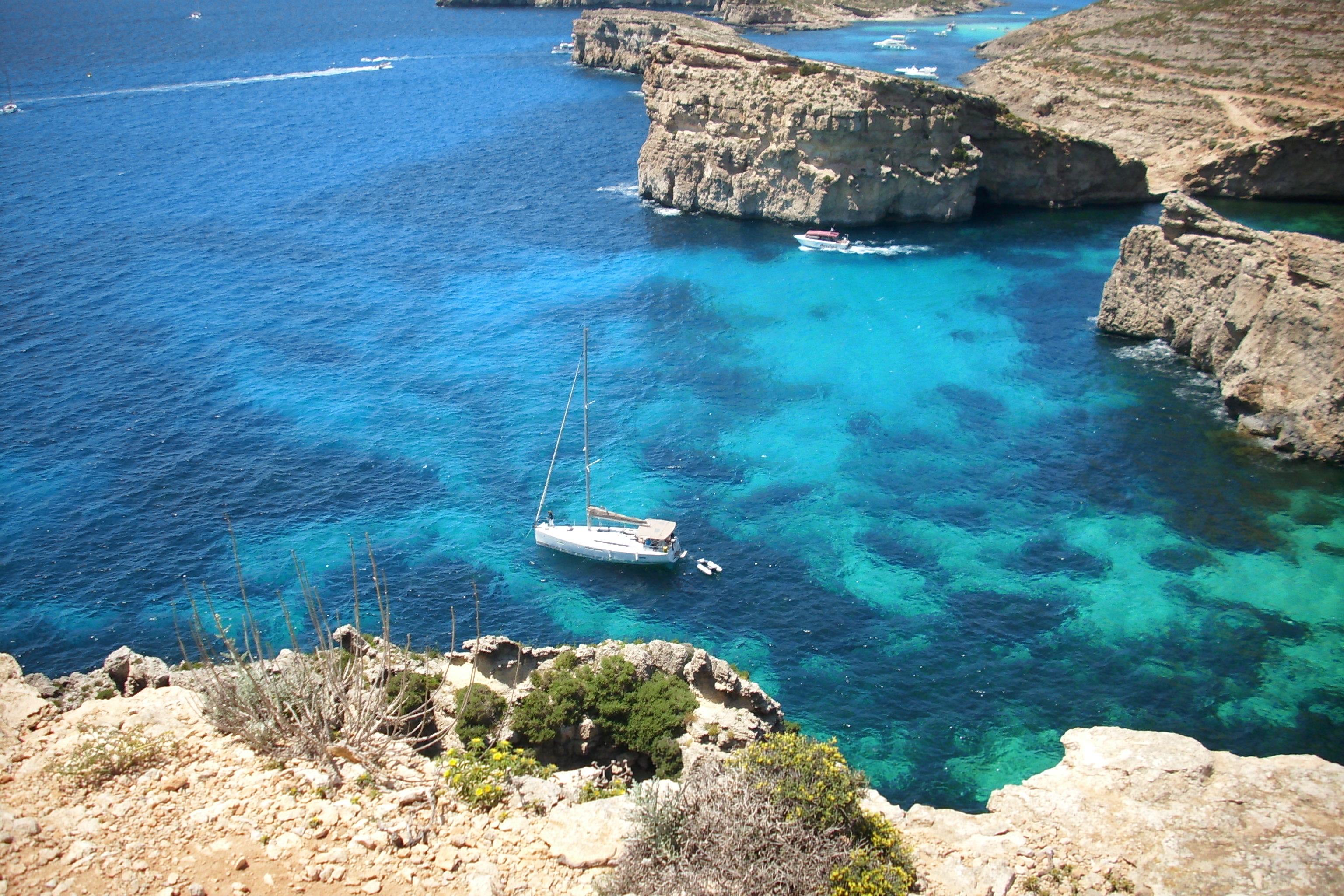 Isla Comino, por Kenneth Hall