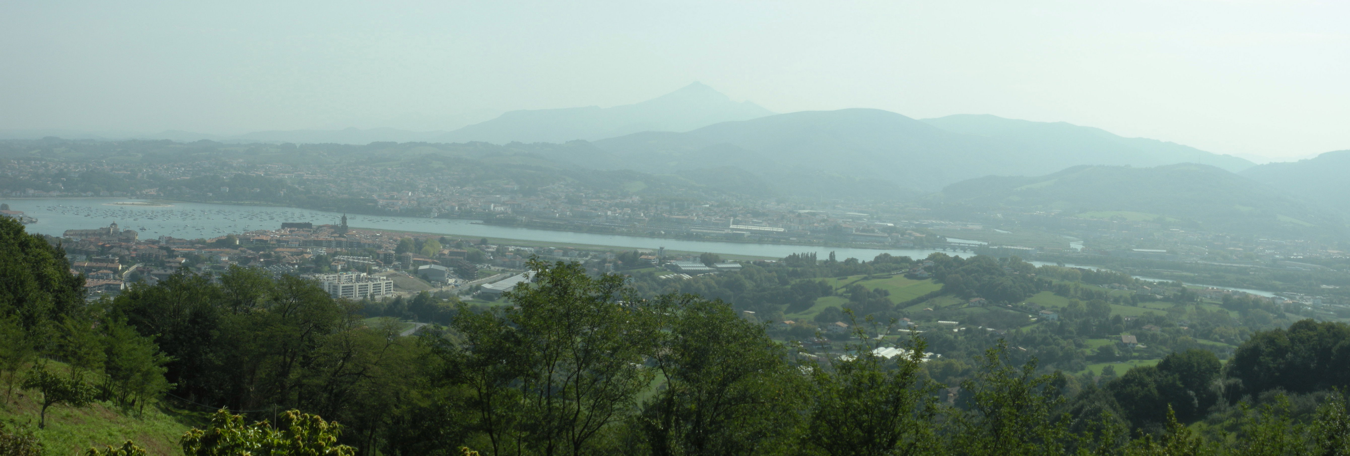 Senderismo en Hondarribia: descubre rutas entre naturaleza y costa