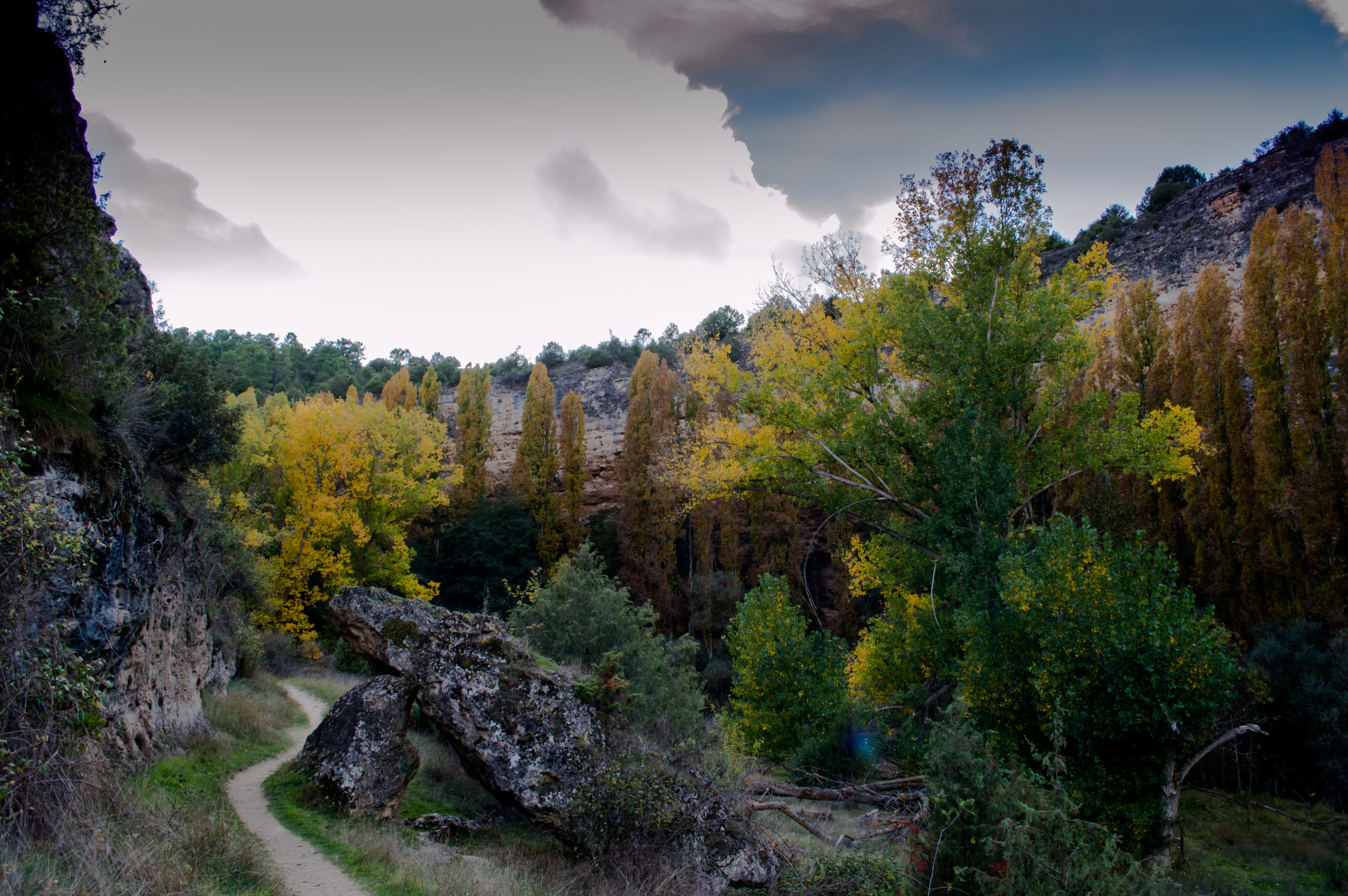 Senderismo en Segovia: descubre rutas inolvidables entre paisajes únicos